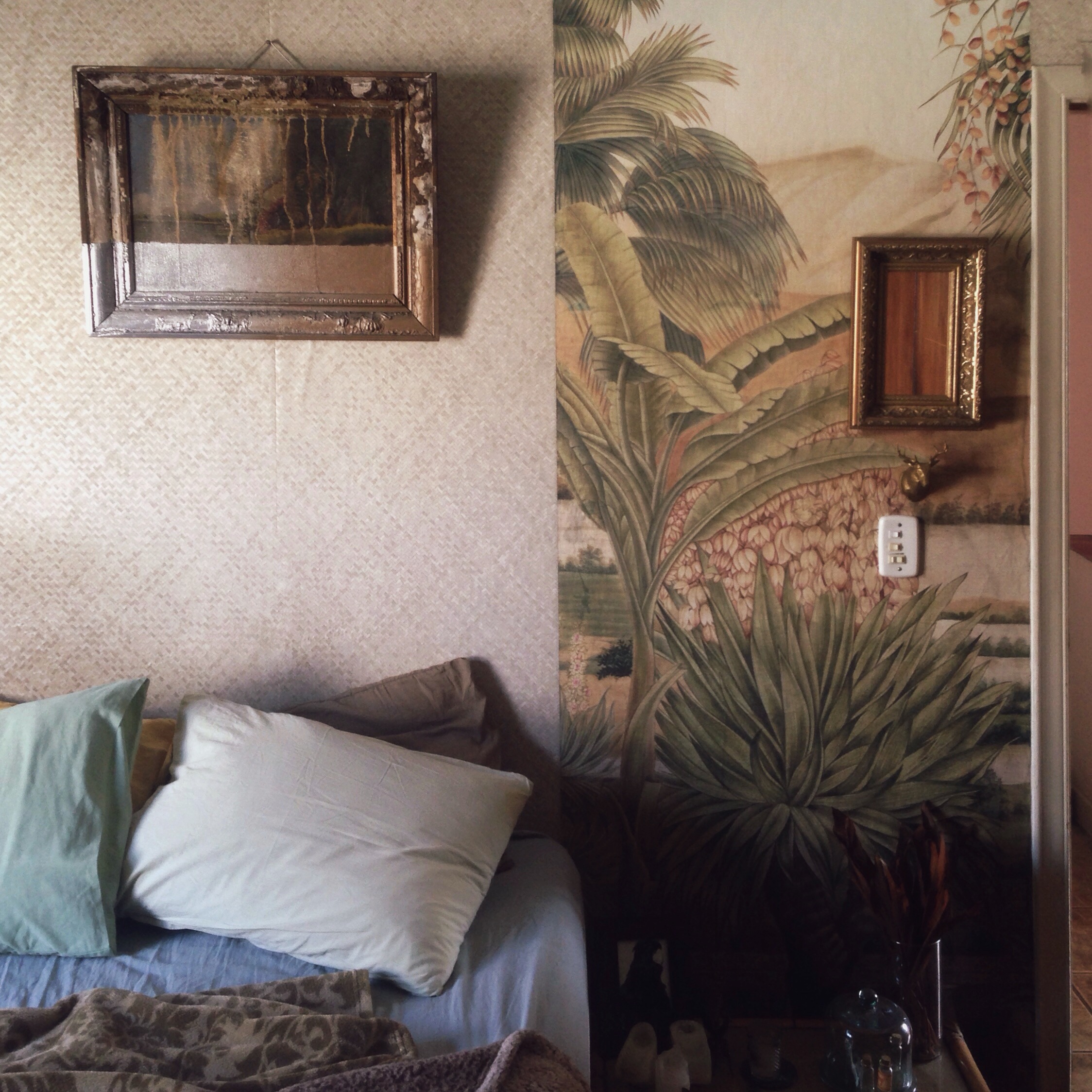 01-old-bedroom.jpg
