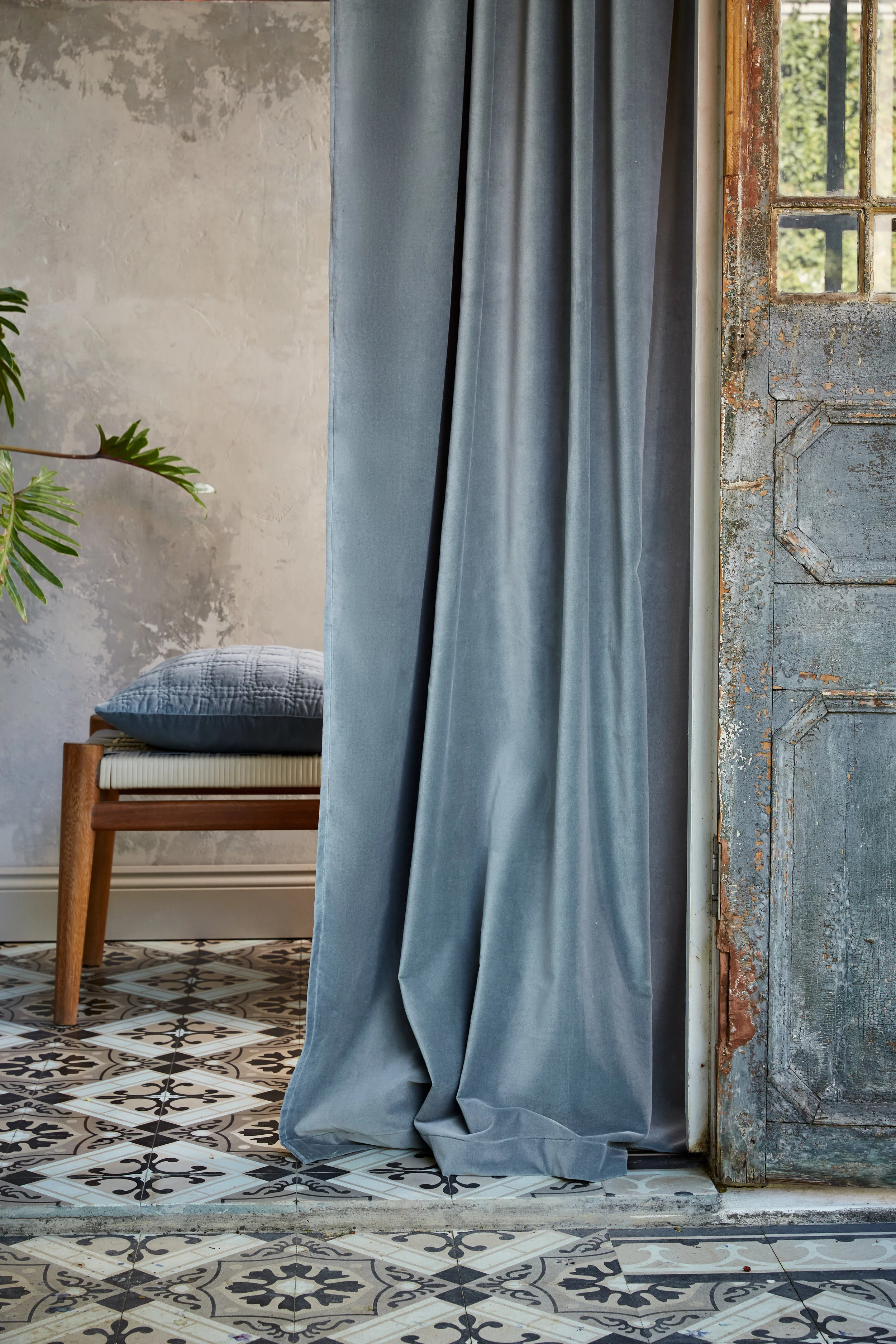 Samana Velvet Curtain - Urbanara