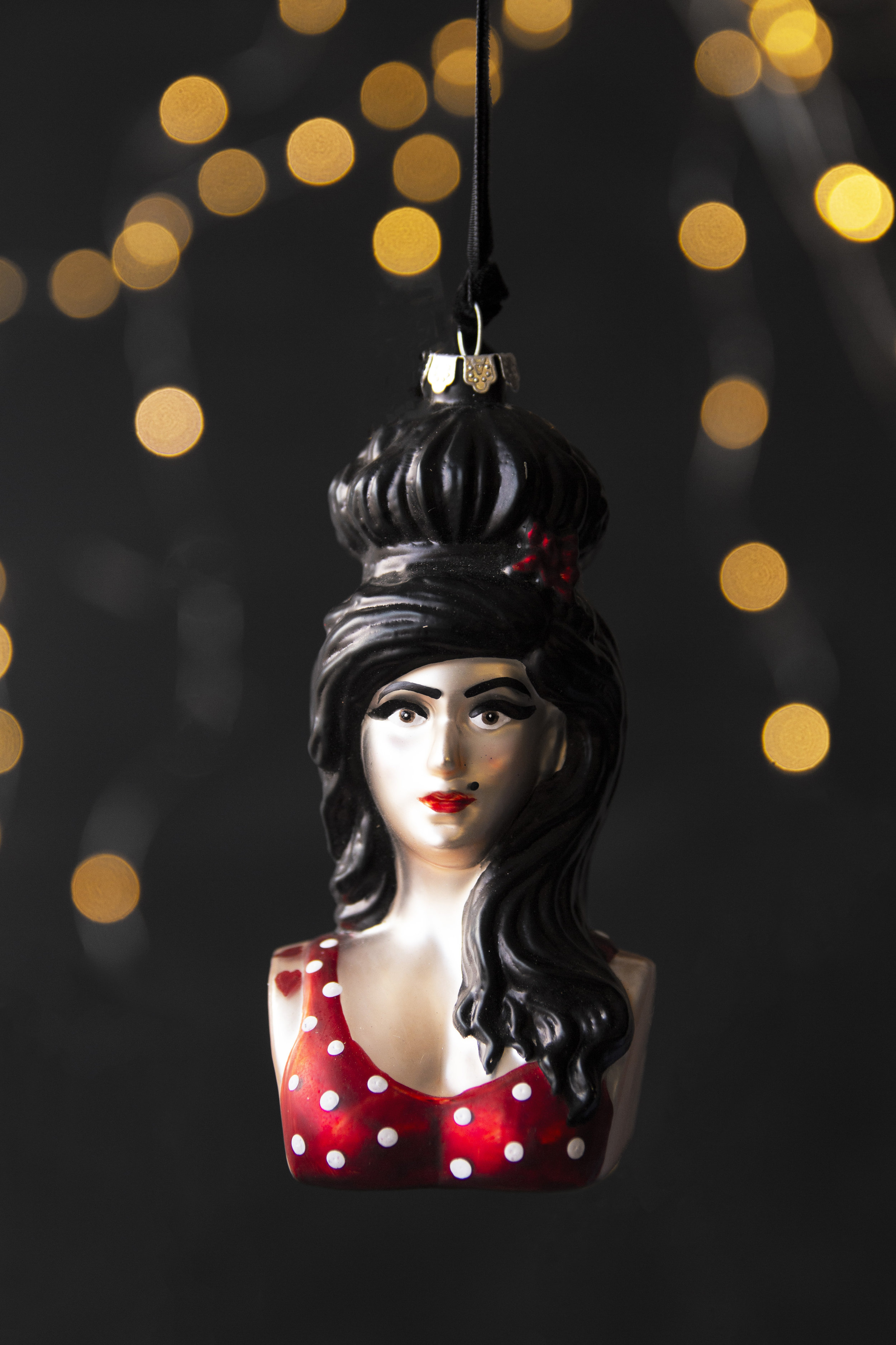 rockettstgeorge_christmas_decoration_amy_winehouse _lifestyle_highres.jpg