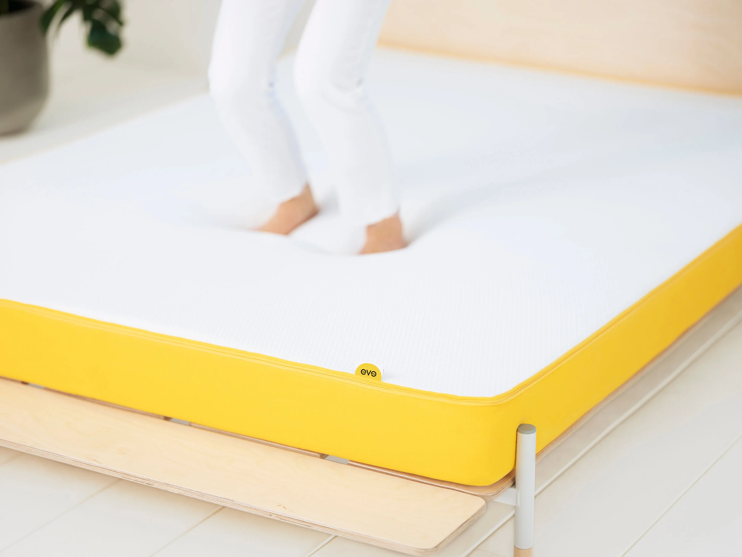 light-mattress-eve-sleep-lifestyle.jpg