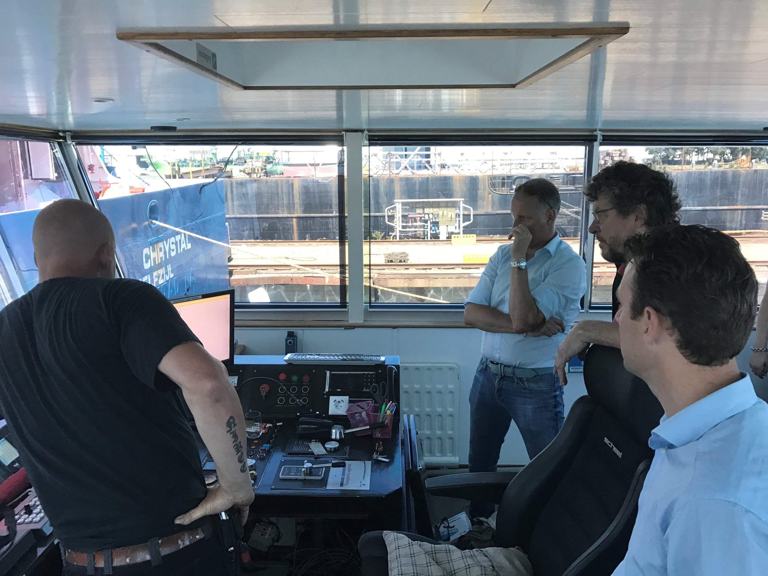 Bespreking aan boord Mts. Aquamarin