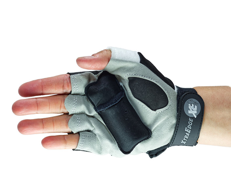  The permanent weight in the top of the glove is a weighted sand so it conforms to your hand. The steel-coated palm weight is removable and designed to fit perfectly in your hand. XtraEdge gloves come in unisex sizes of small, medium and large.. 