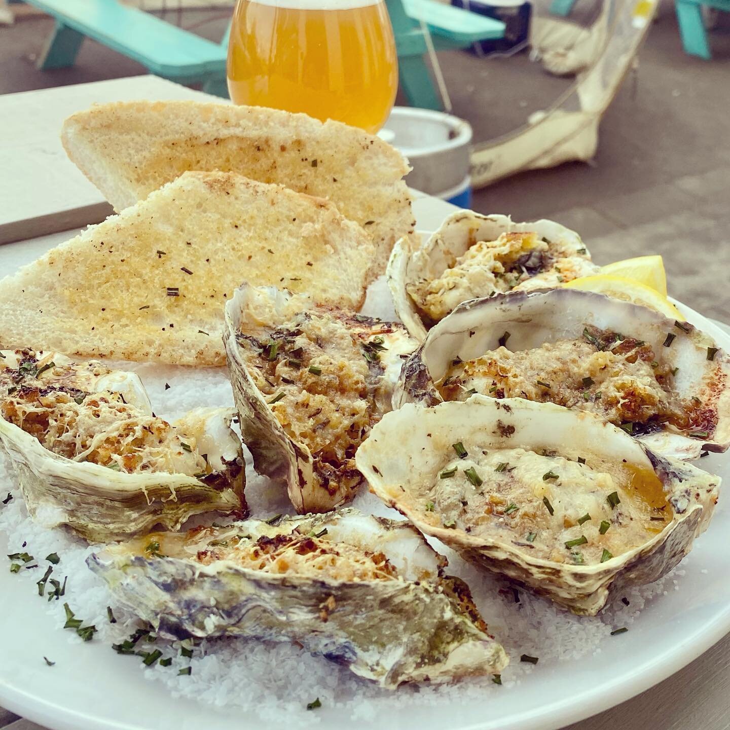 🔥🦪 Thursday special / Louisiana-style charbroiled oysters

🦪 Fresh PNW oysters loaded with butter, garlic, and cheese, then tossed on a super hot grill 🔥

Available every Thursday, dine-in only.

🔥🦪
🔥🦪
🔥🦪