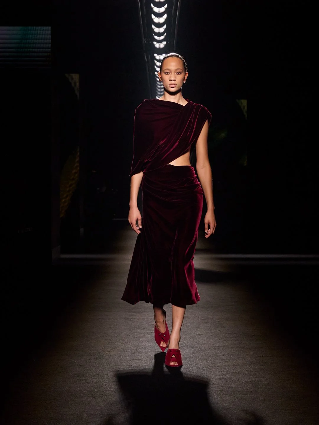 BALENCIAGA WINTER 26 COLLECTION LOOK 18 SELENA.jpg