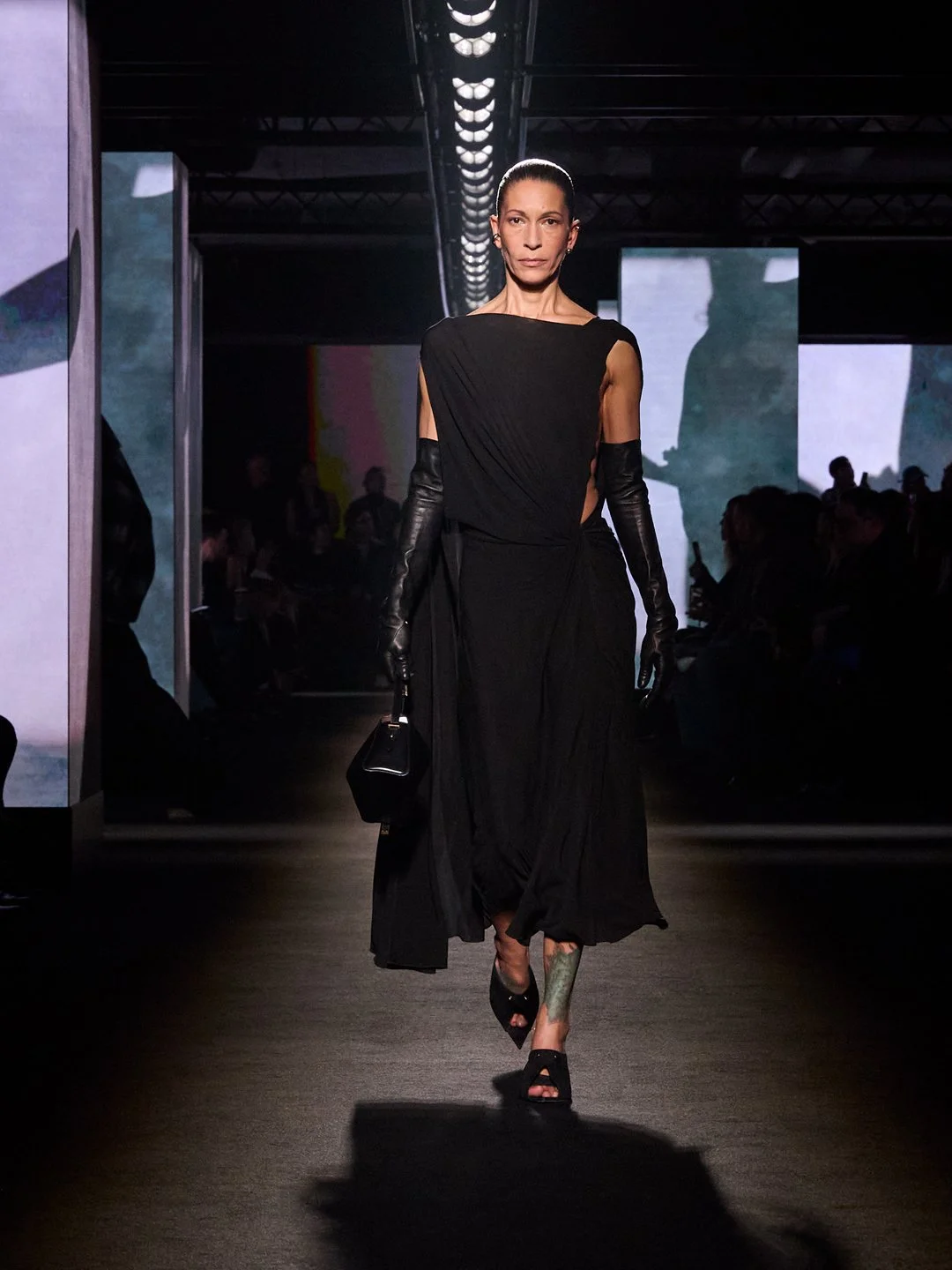 BALENCIAGA WINTER 26 COLLECTION LOOK 35 VENUS.jpg