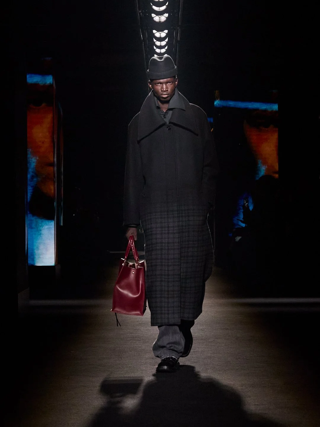 BALENCIAGA WINTER 26 COLLECTION LOOK 37 THON.jpg