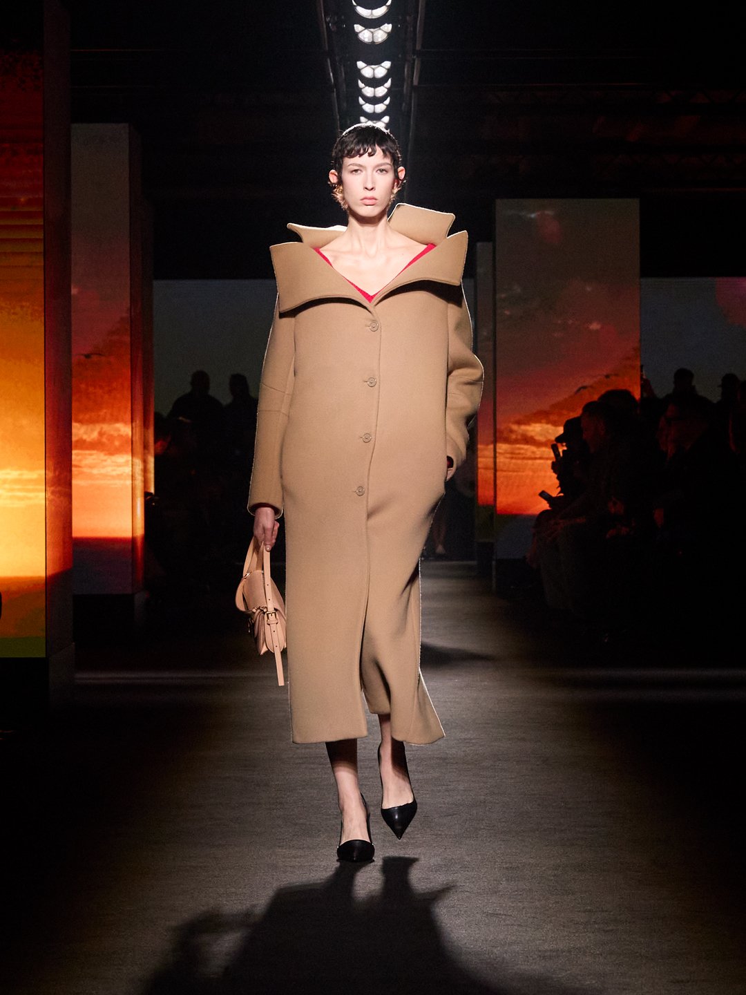 BALENCIAGA WINTER 26 COLLECTION LOOK 44 ISABELLA.jpg