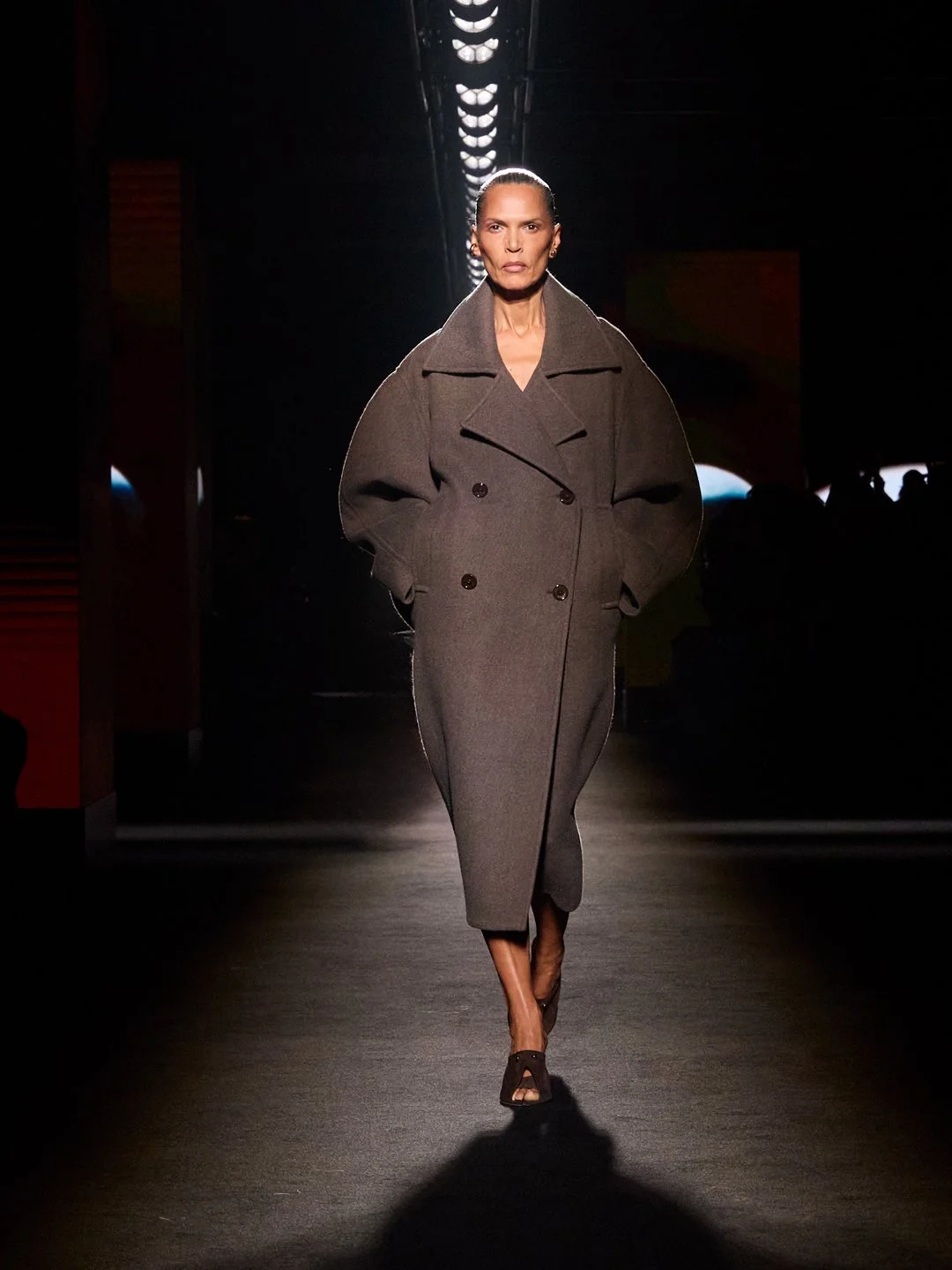 BALENCIAGA WINTER 26 COLLECTION LOOK 47 EVELYN.jpg