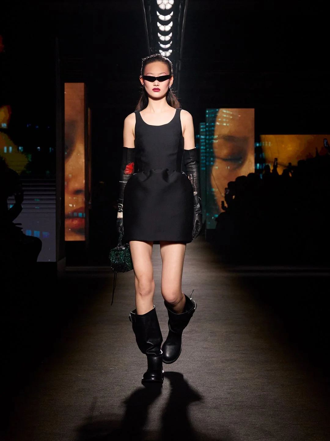 BALENCIAGA WINTER 26 COLLECTION LOOK 59 ZIQI.jpg