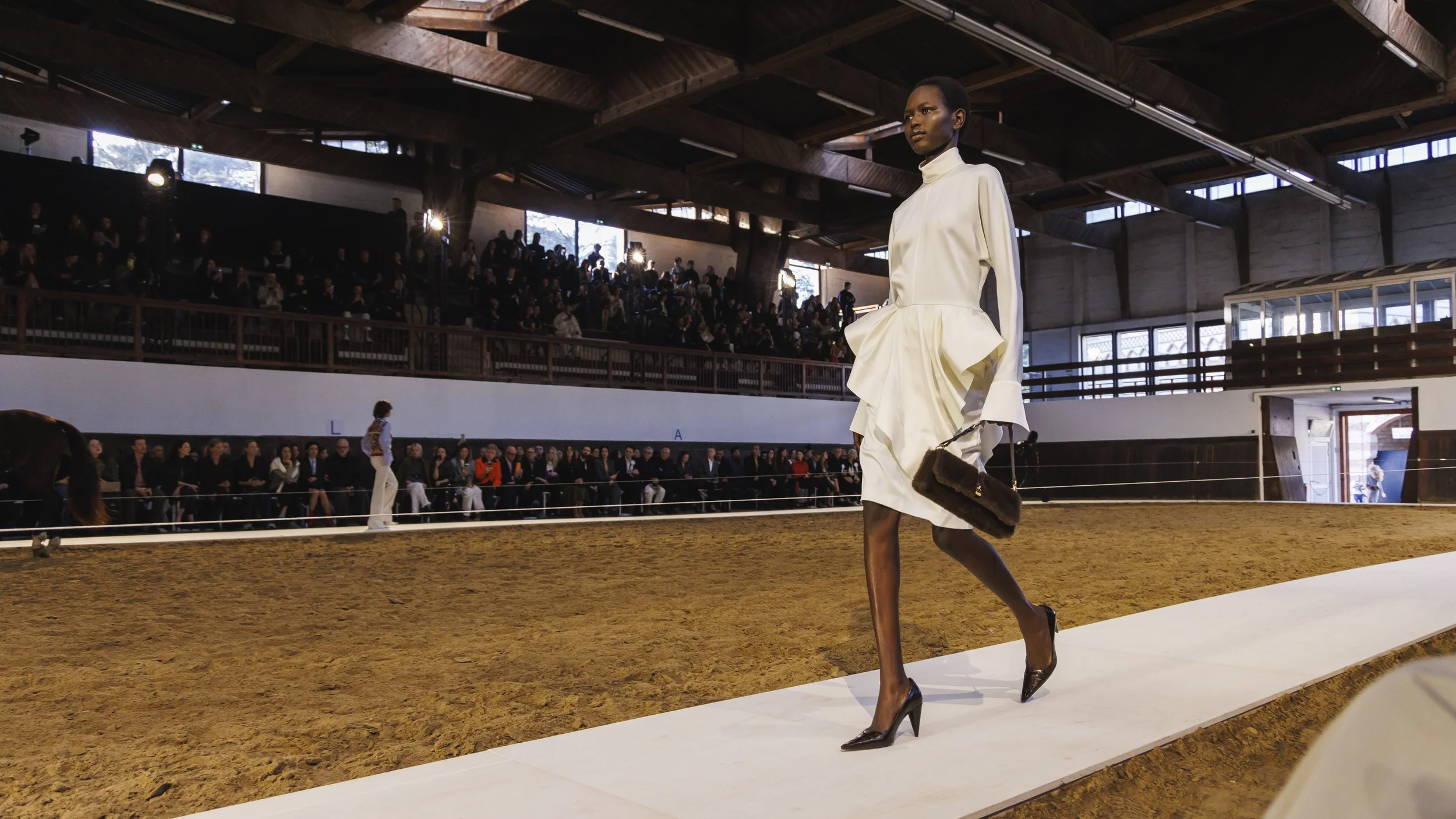 SMC_WI26_SHOW_ATMOSPHERE_16x9_040 2.JPG