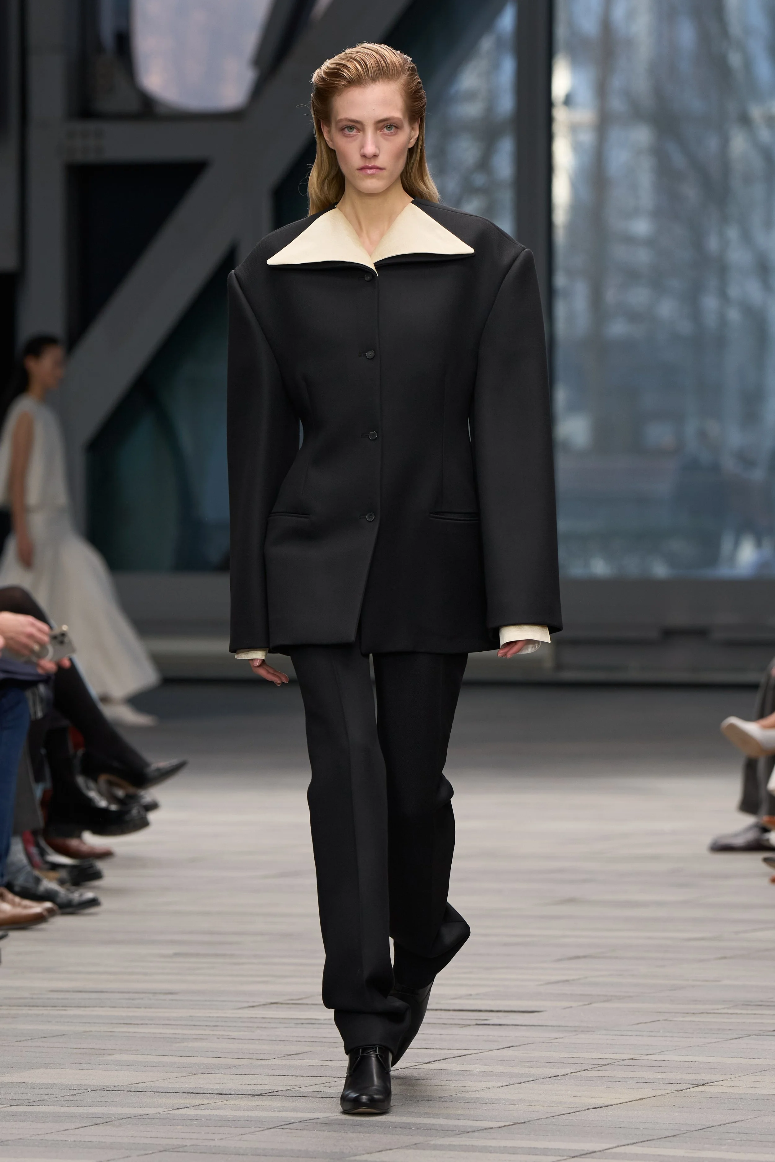  Look 3 