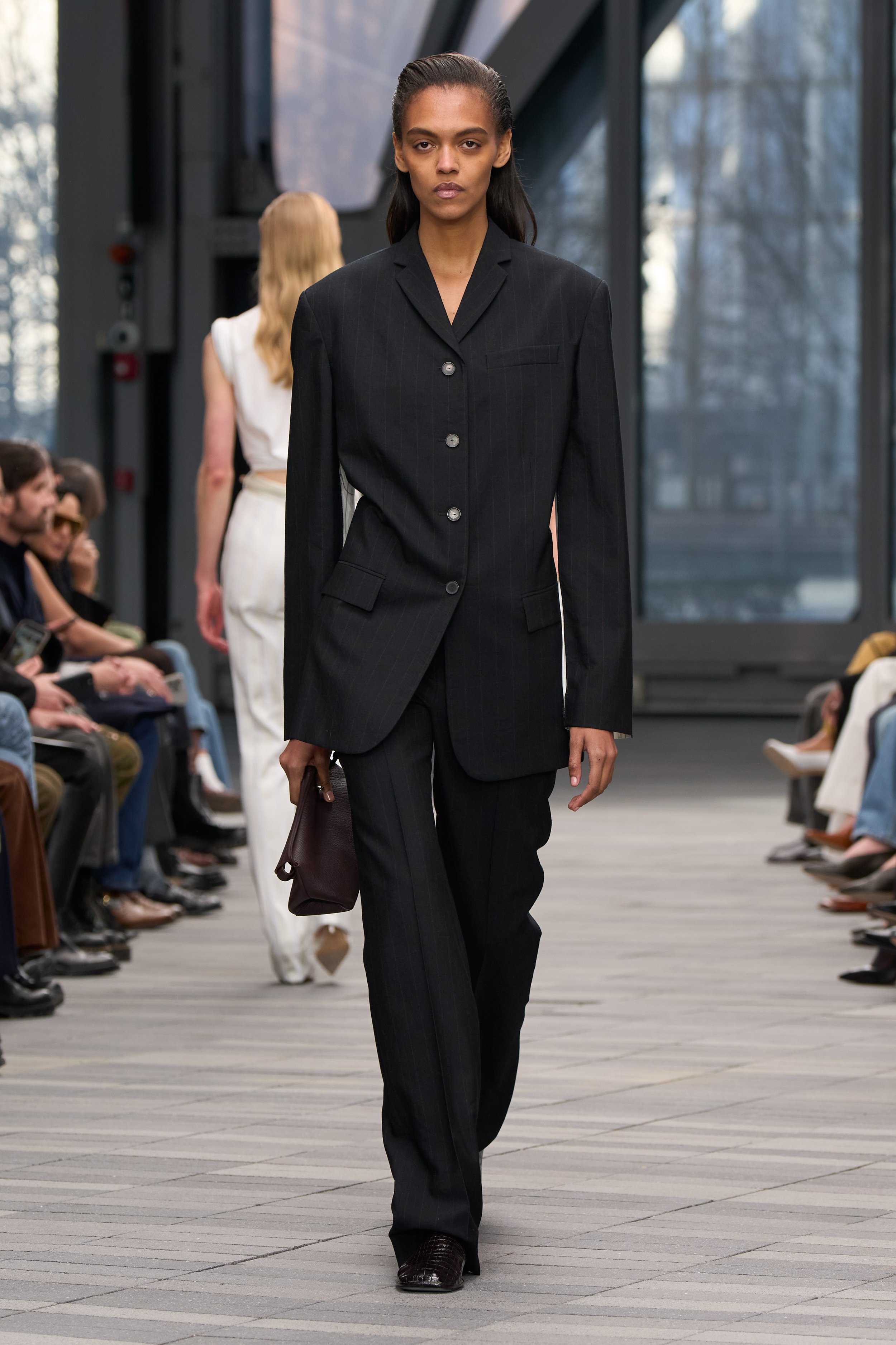  Look 10 