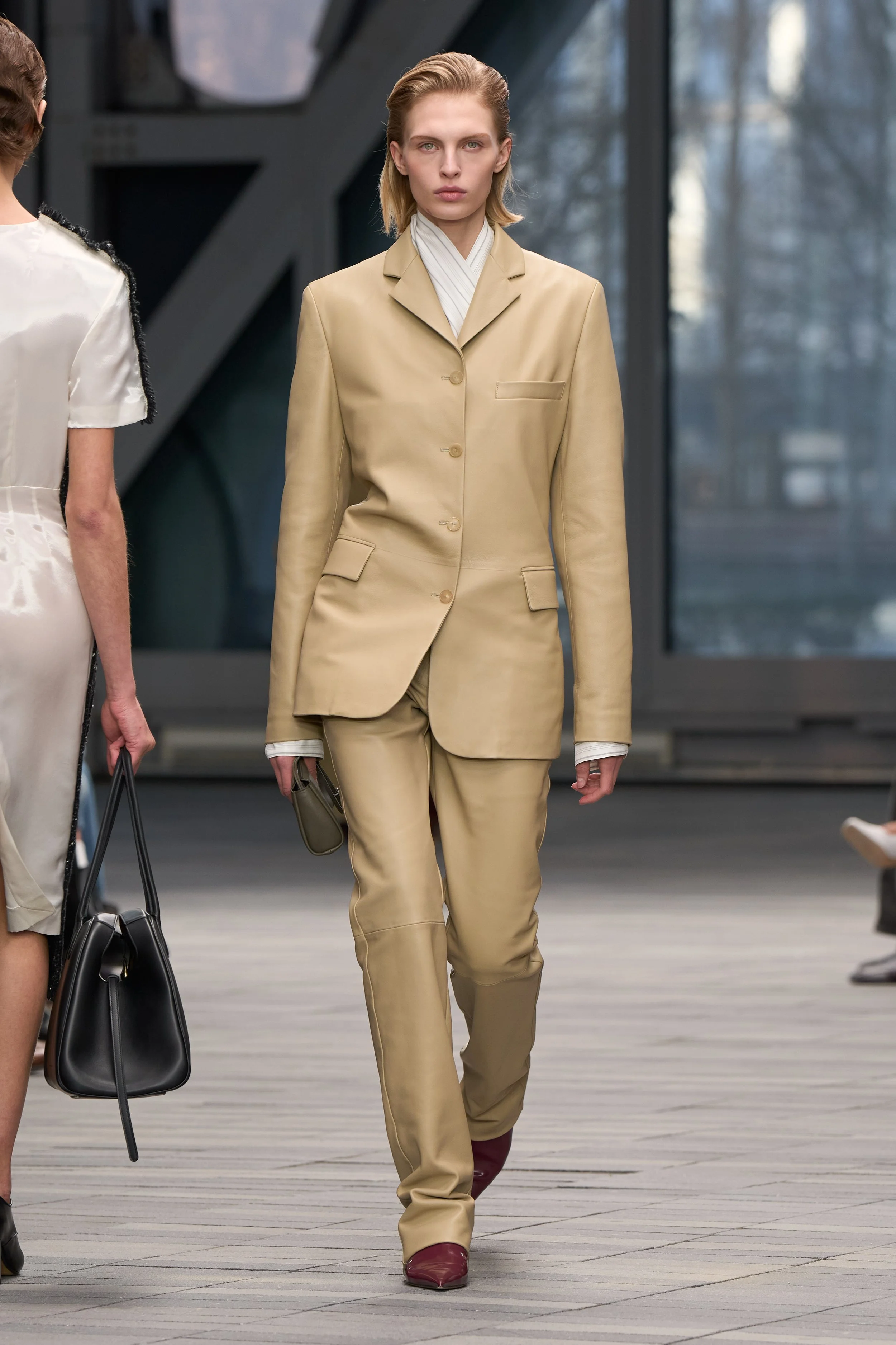  Look 23 