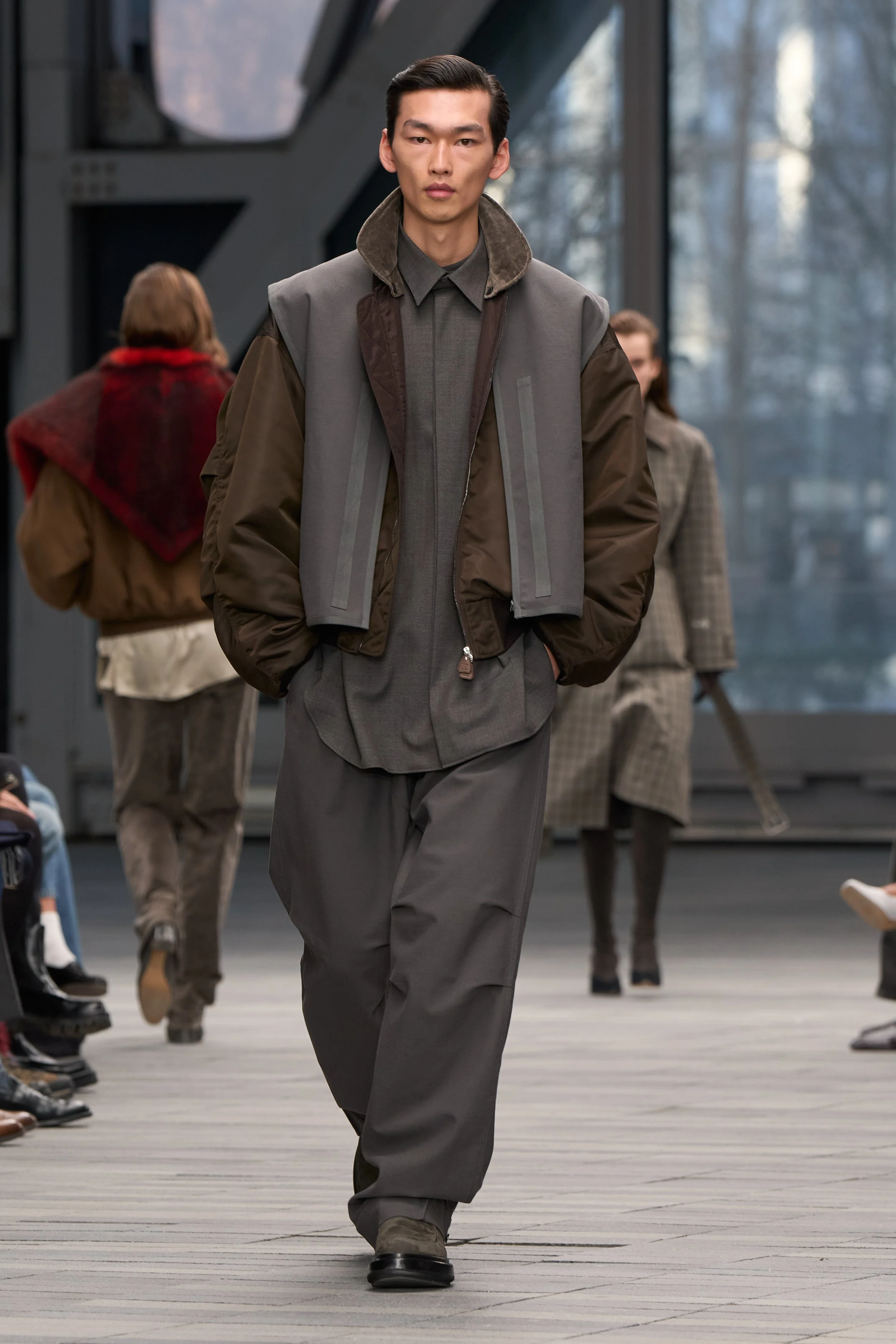  Look 33 