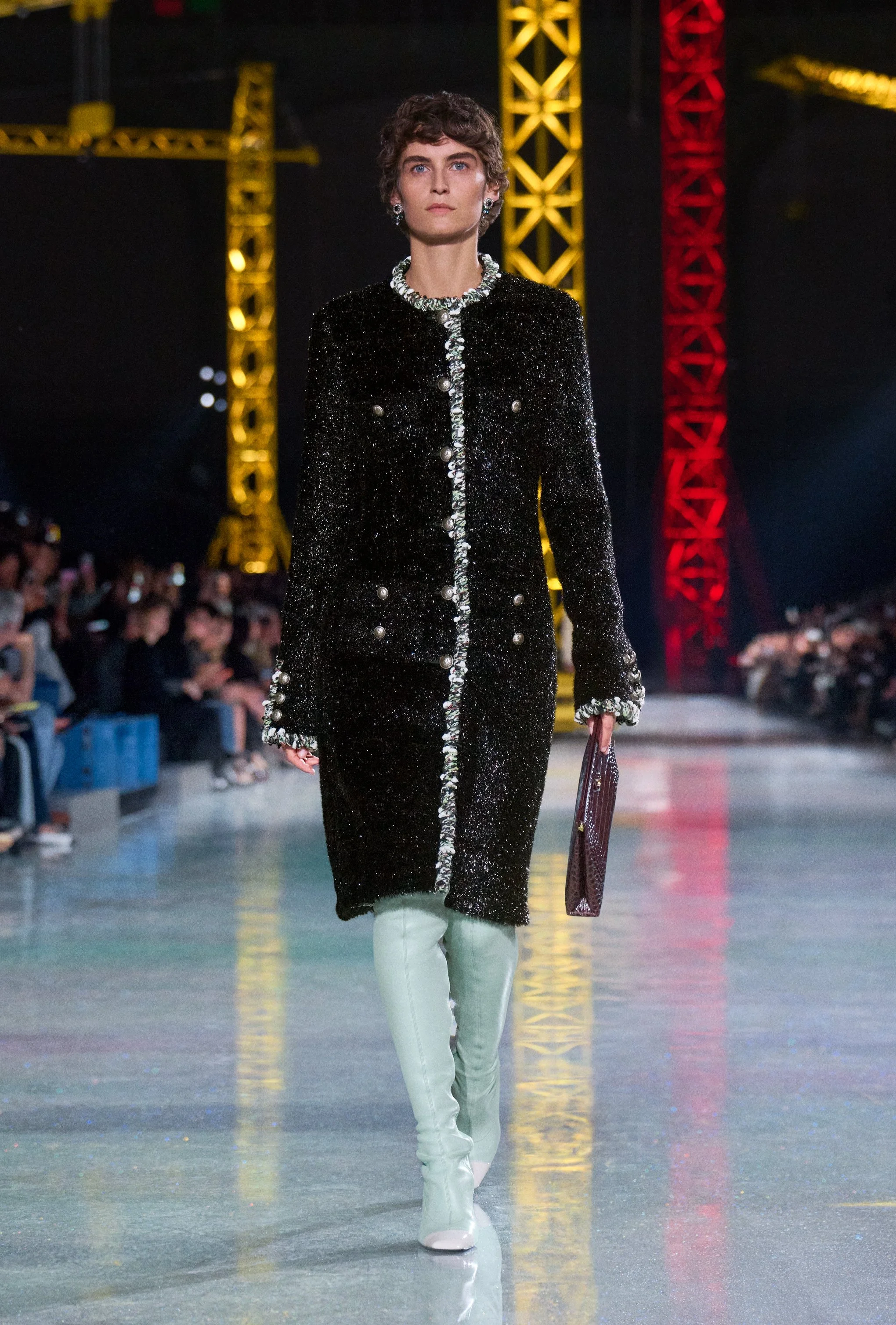  Look 23 