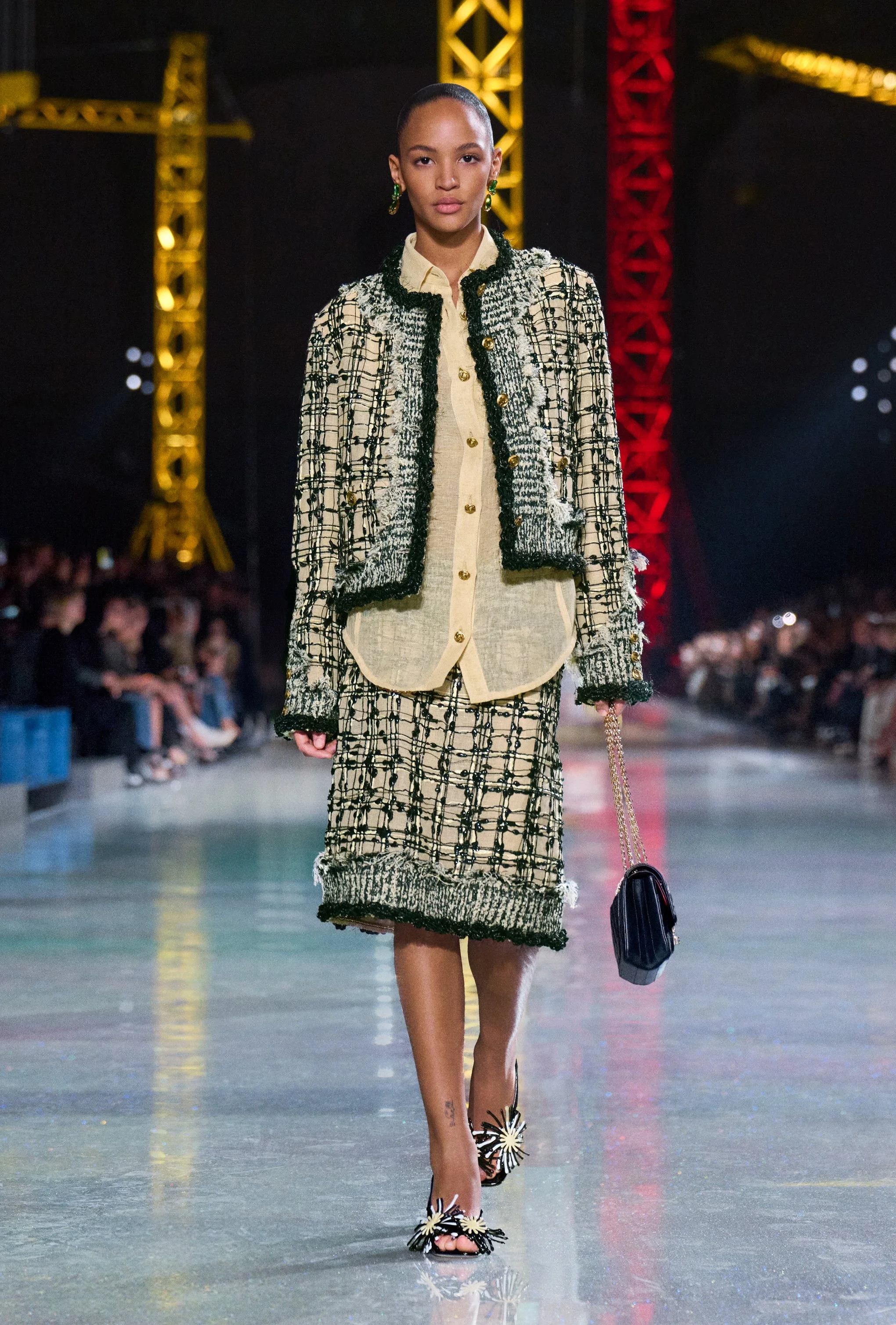  Look 25 