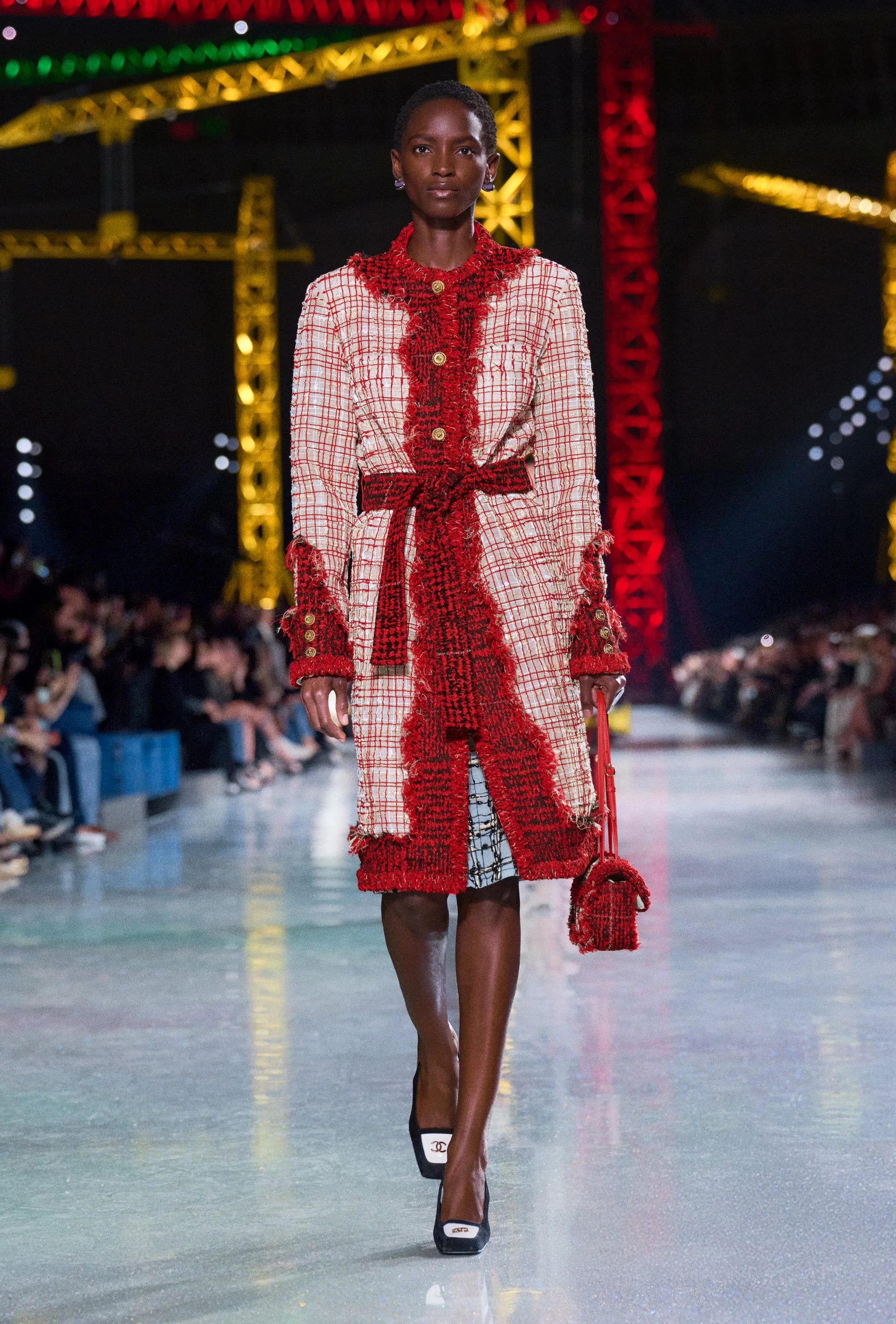  Look 27 