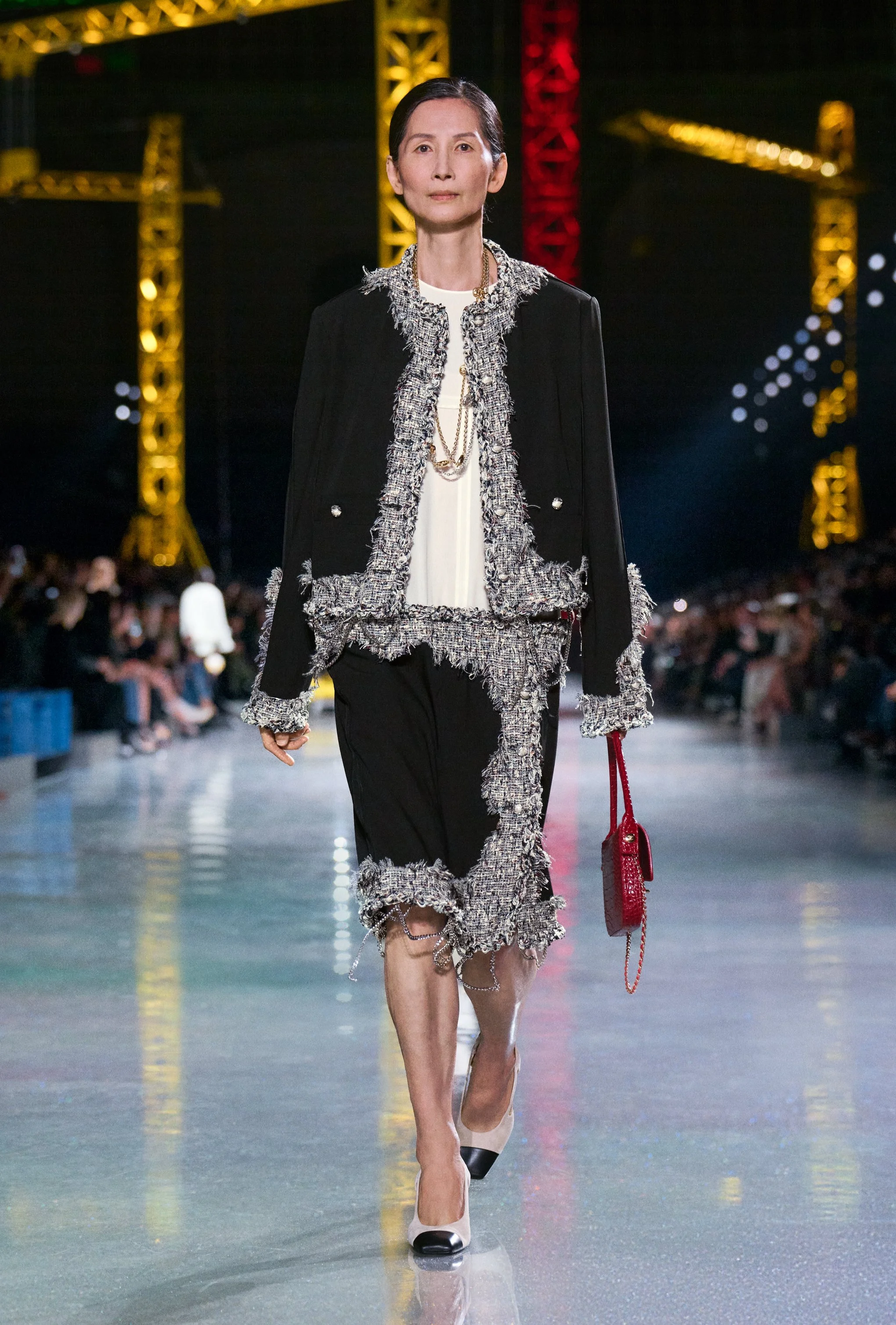  Look 28 