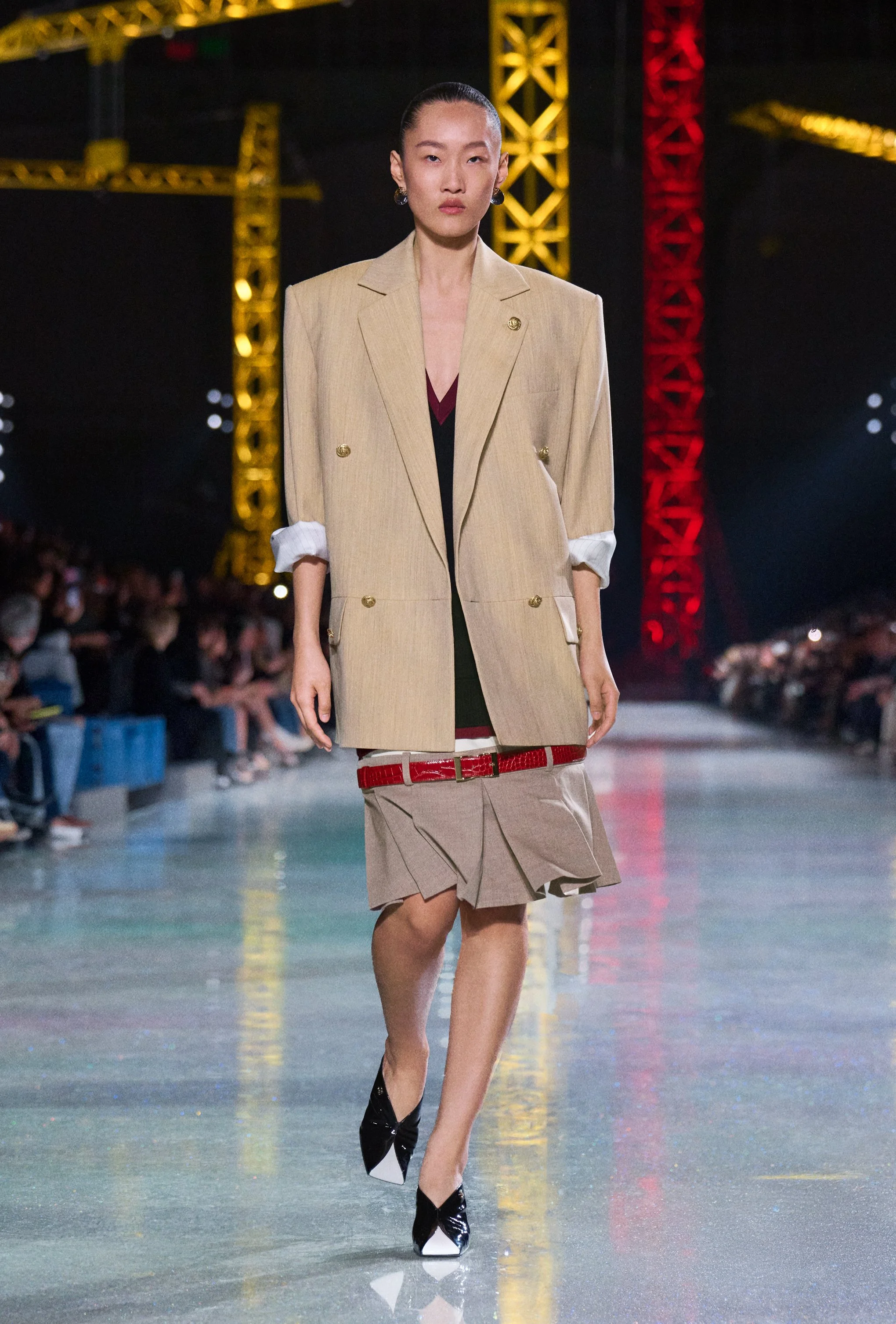  Look 33 