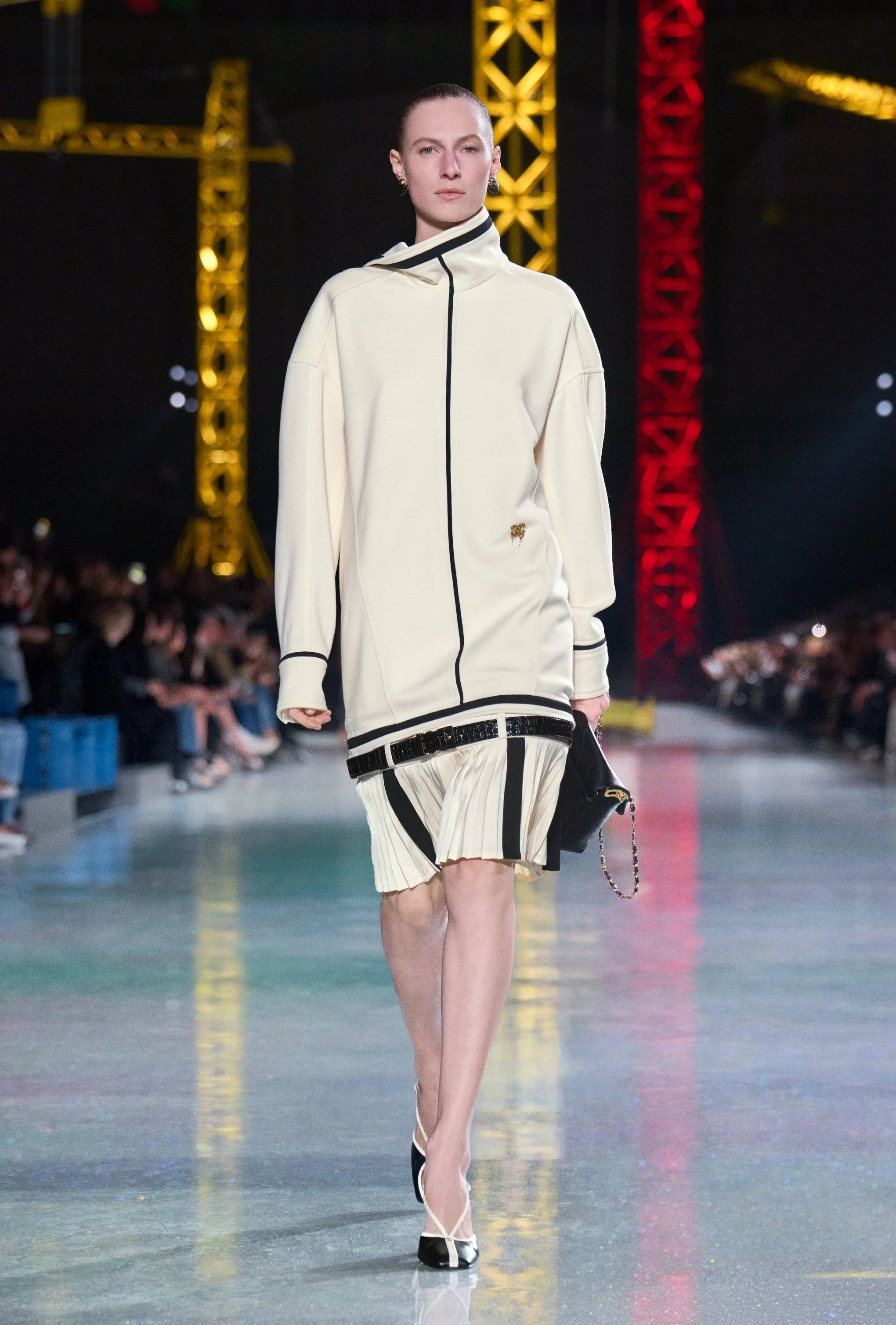  Look 38 