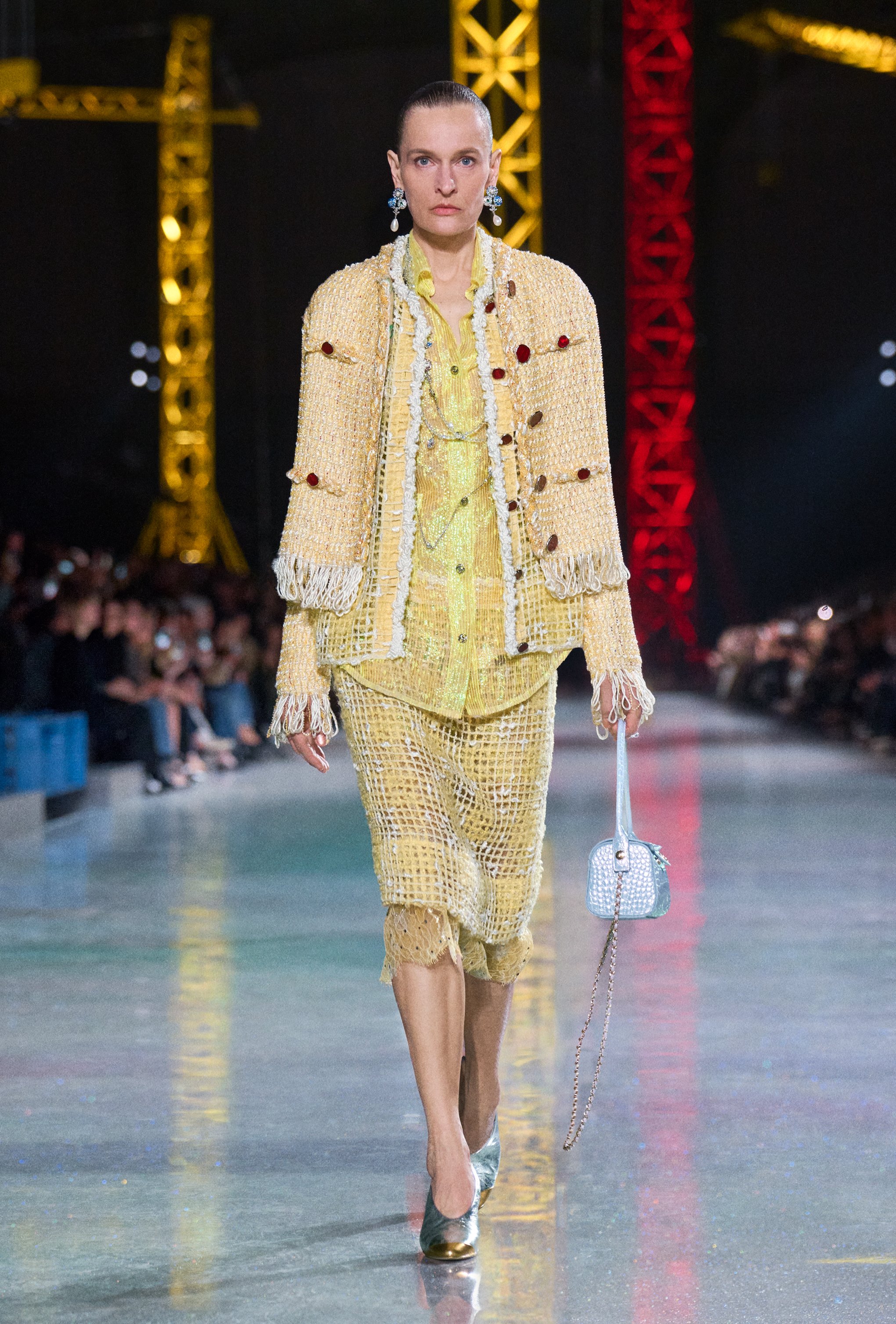  Look 69 