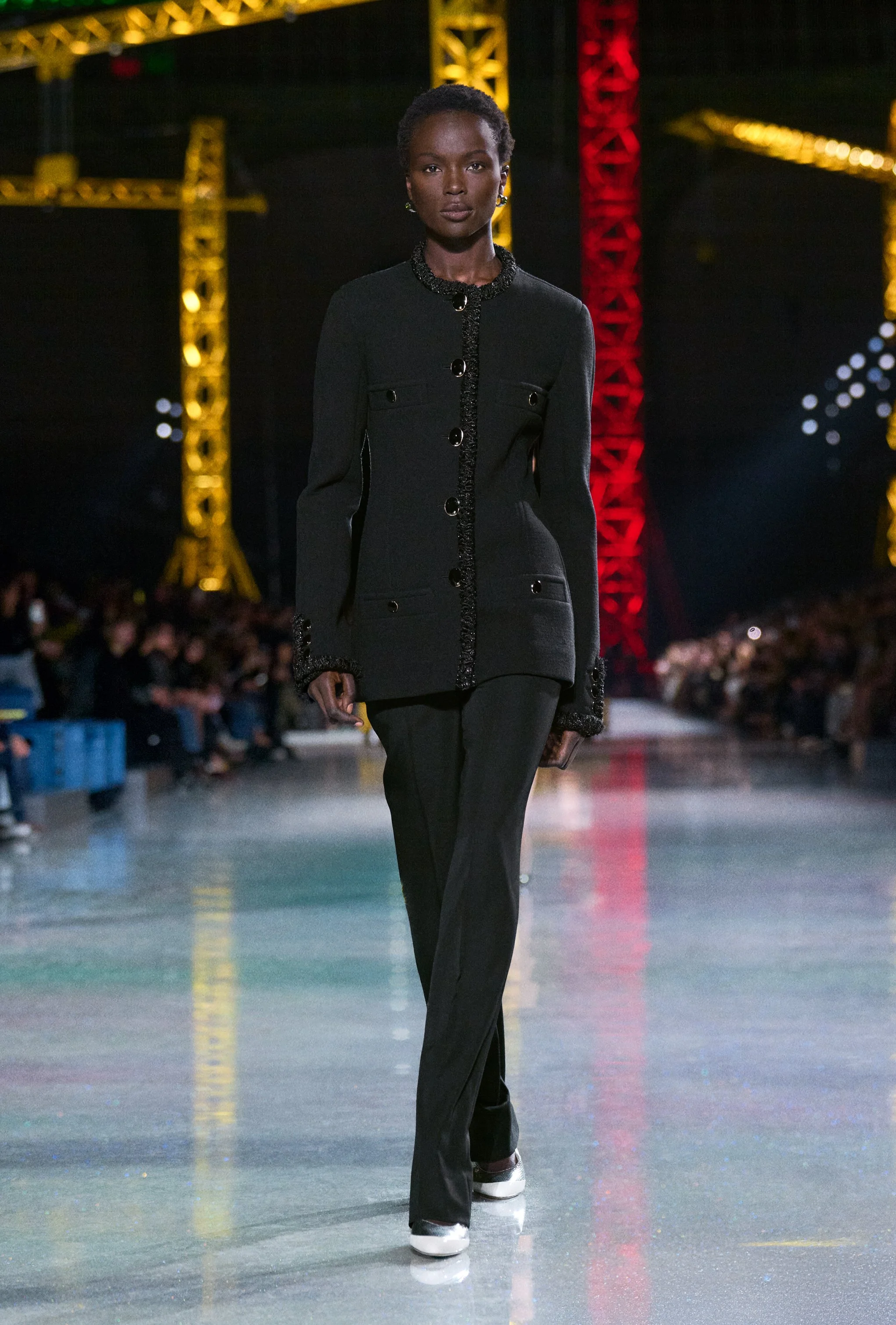  Look 77 