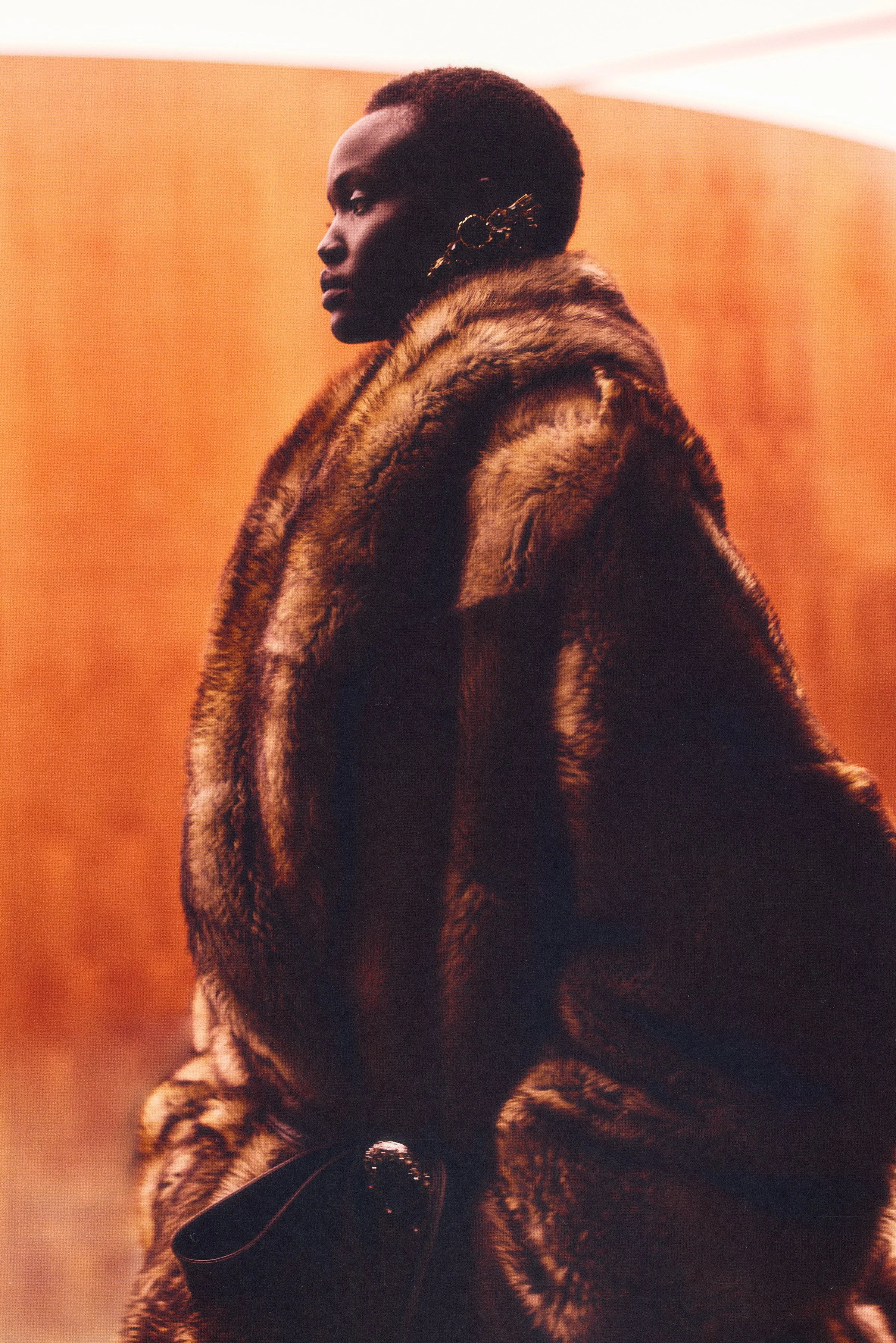 SAINT LAURENT_WINTER26_SHOW_AMBIANCE_02_02_HR.jpg