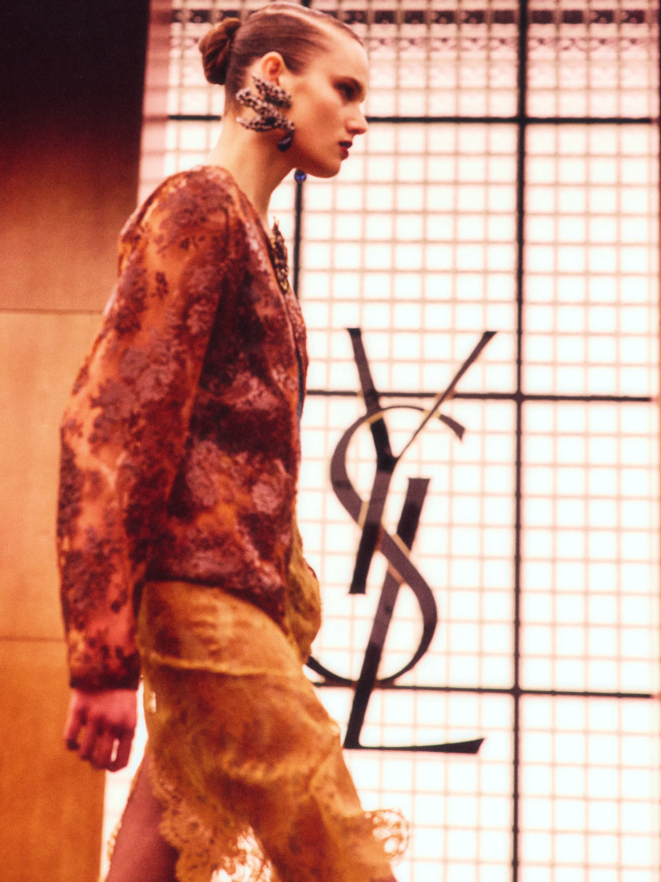 SAINT LAURENT_WINTER26_SHOW_AMBIANCE_02_04_HR.jpg