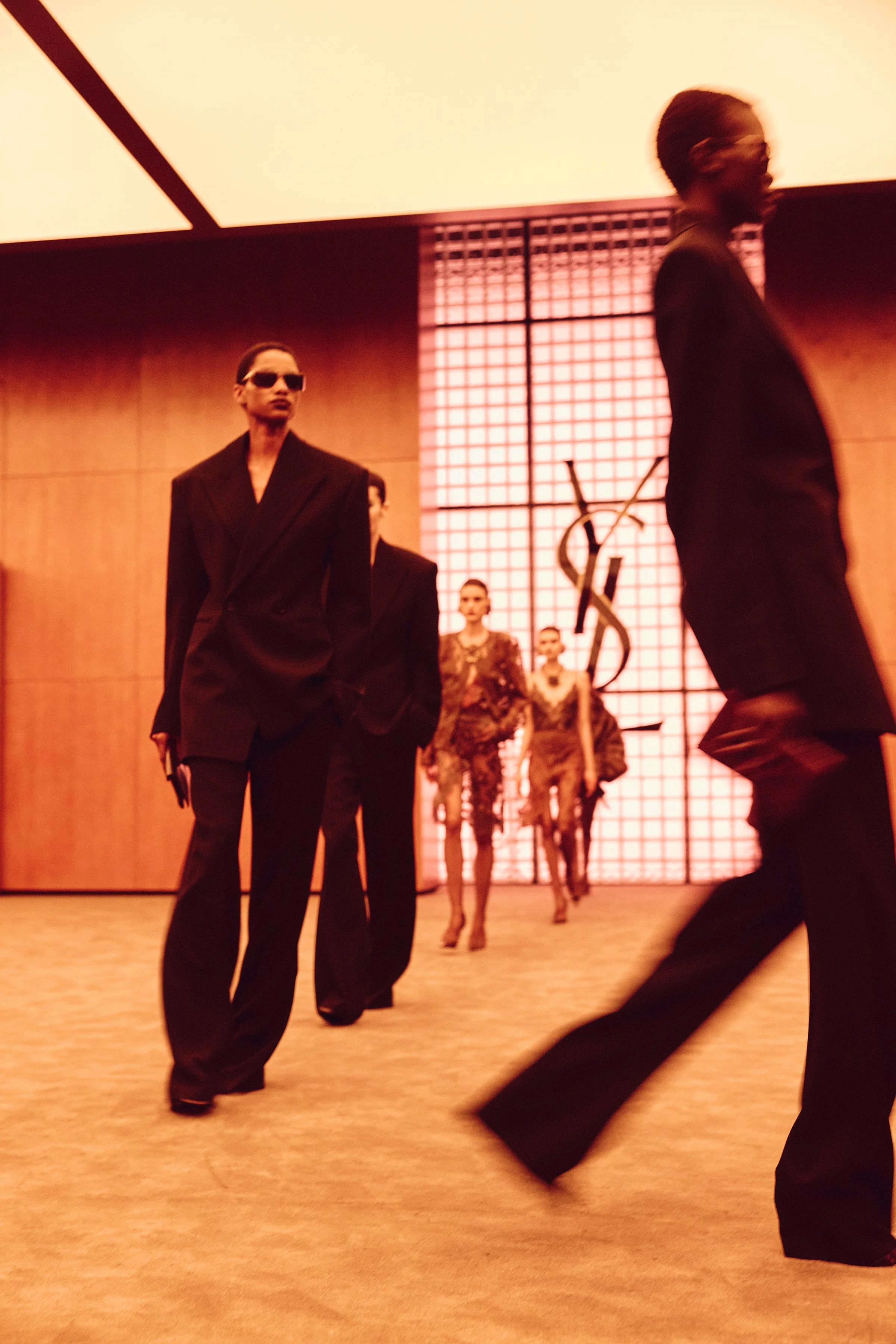 SAINT LAURENT_WINTER26_SHOW_AMBIANCE_02_11_HR.jpg