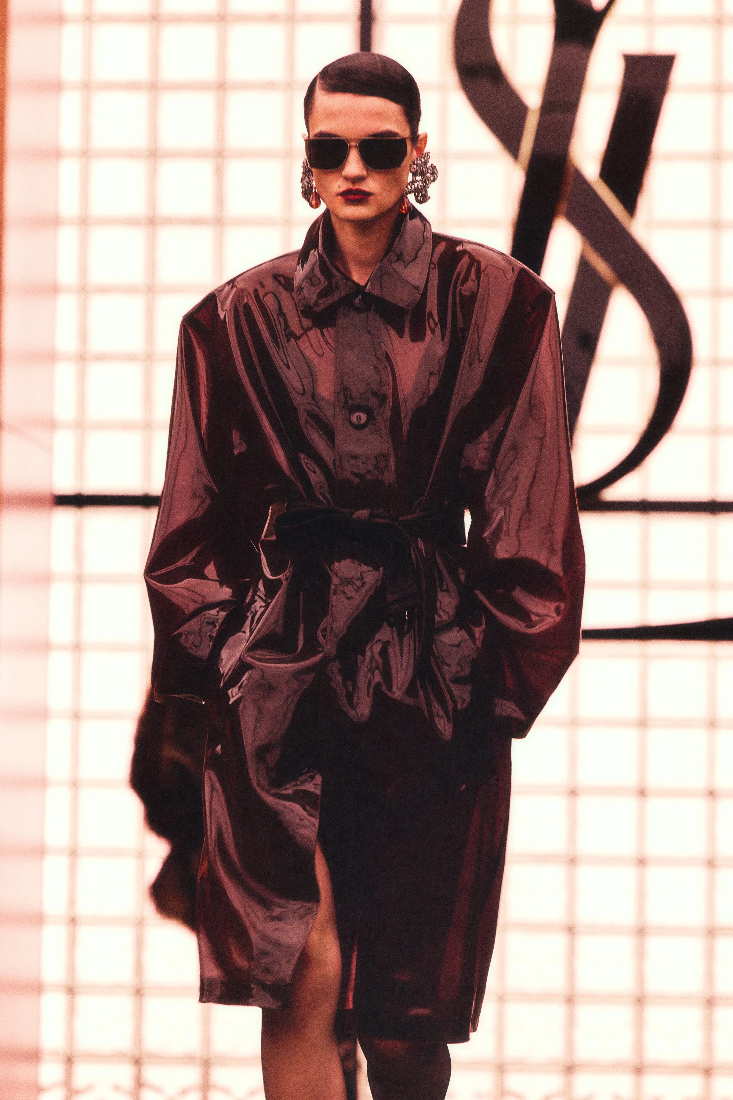 SAINT LAURENT_WINTER26_SHOW_AMBIANCE_02_36_HR.jpg