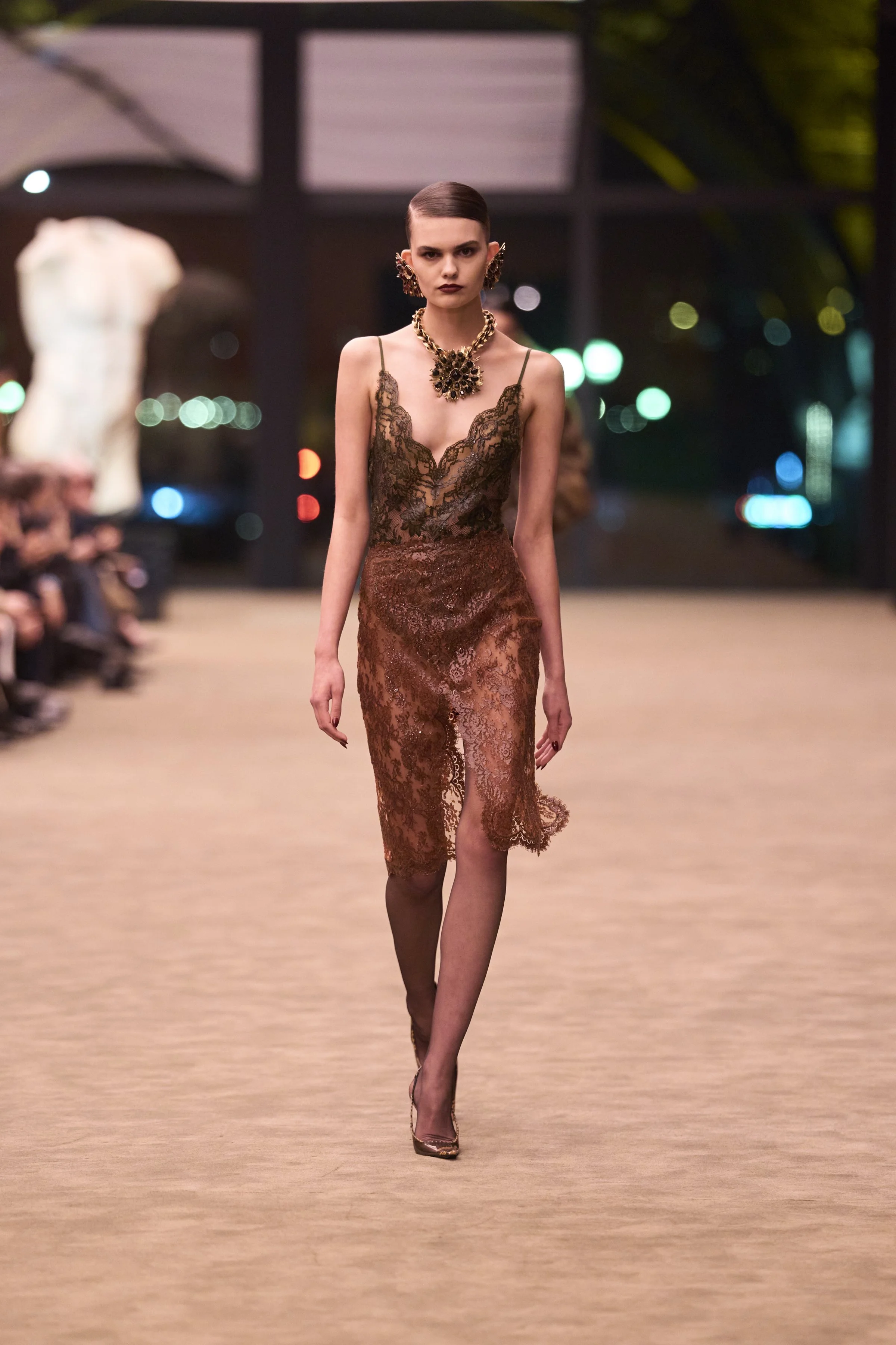  LOOK 10 