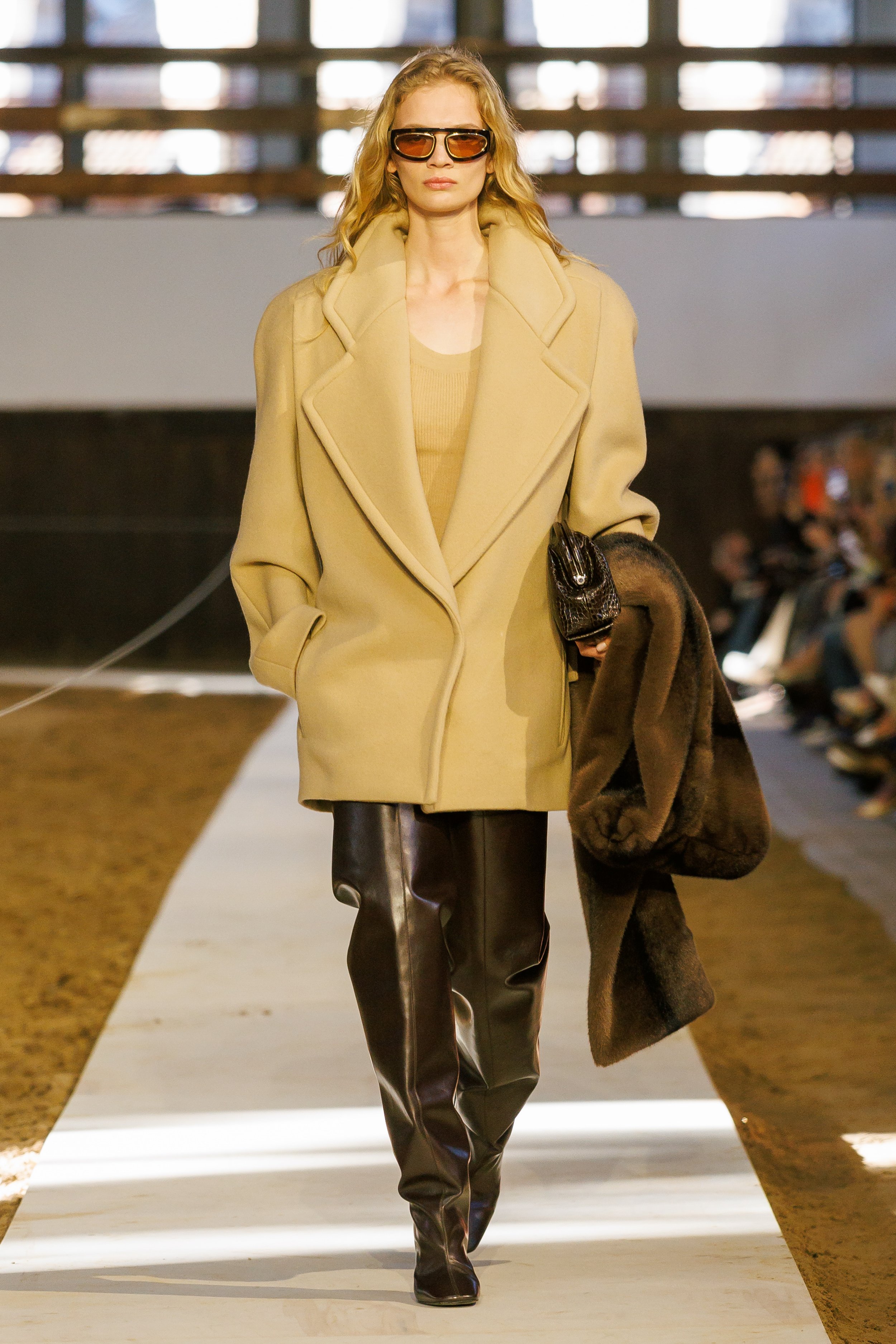  Look 10 
