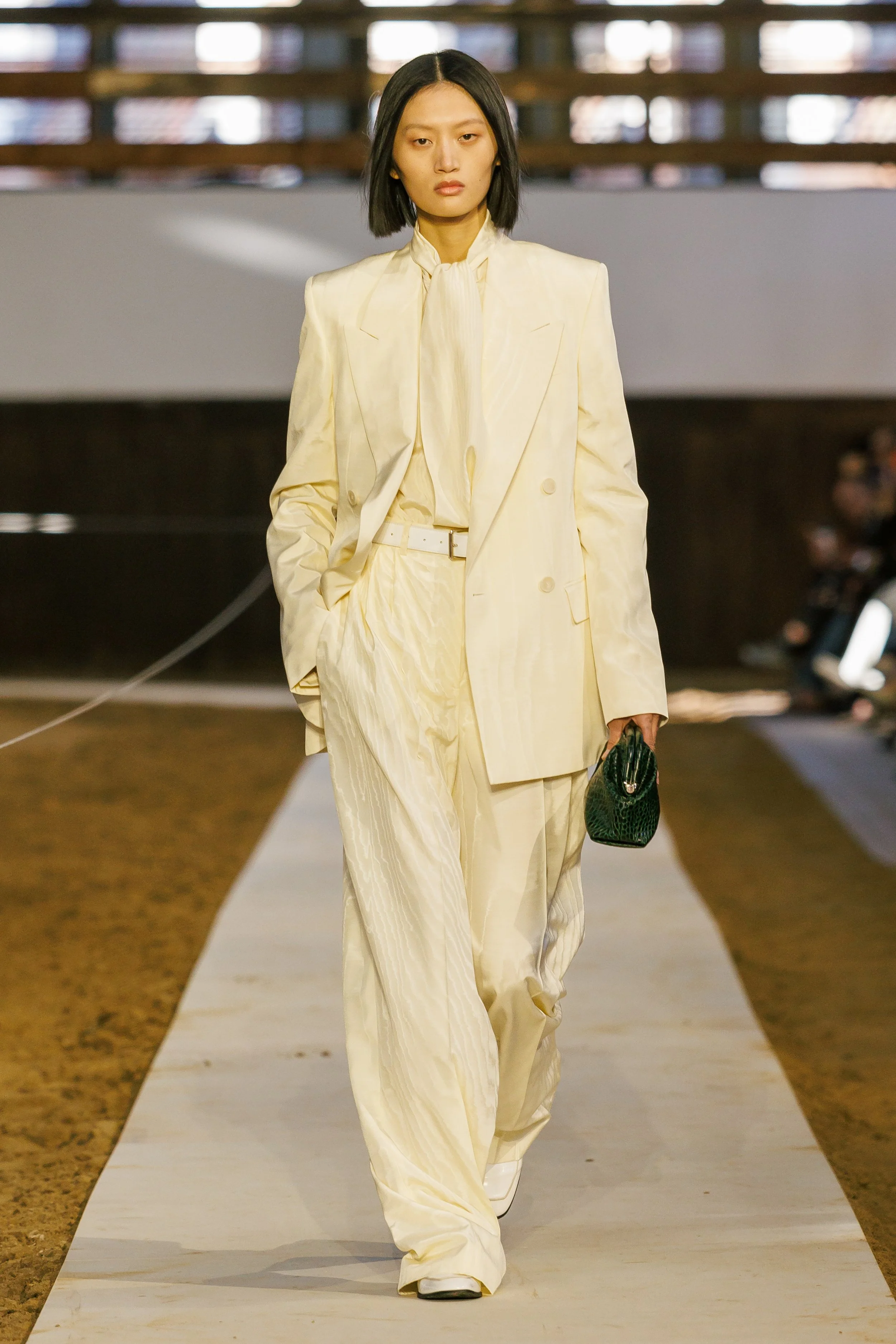  Look 39 