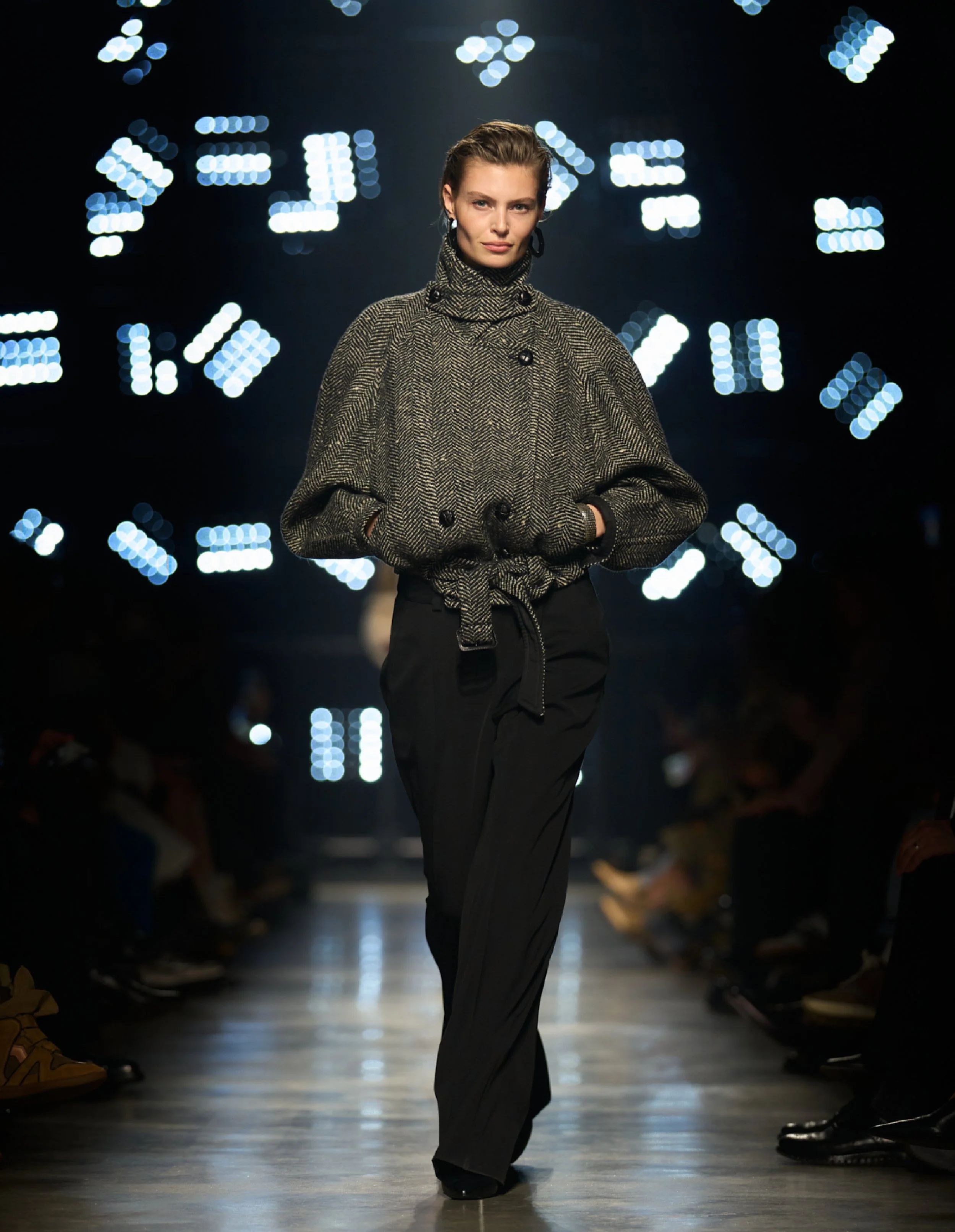  Look 28 