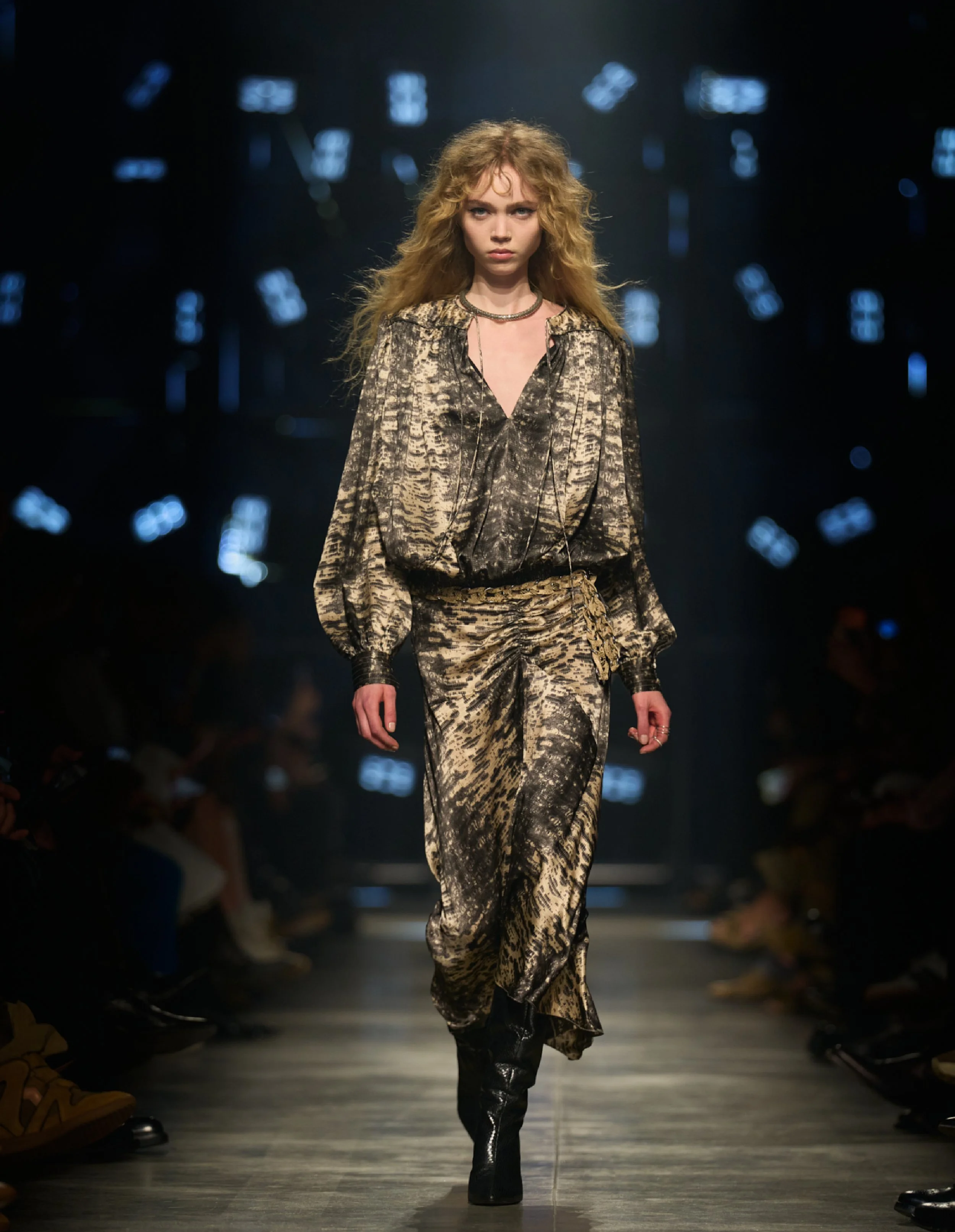  Look 33 