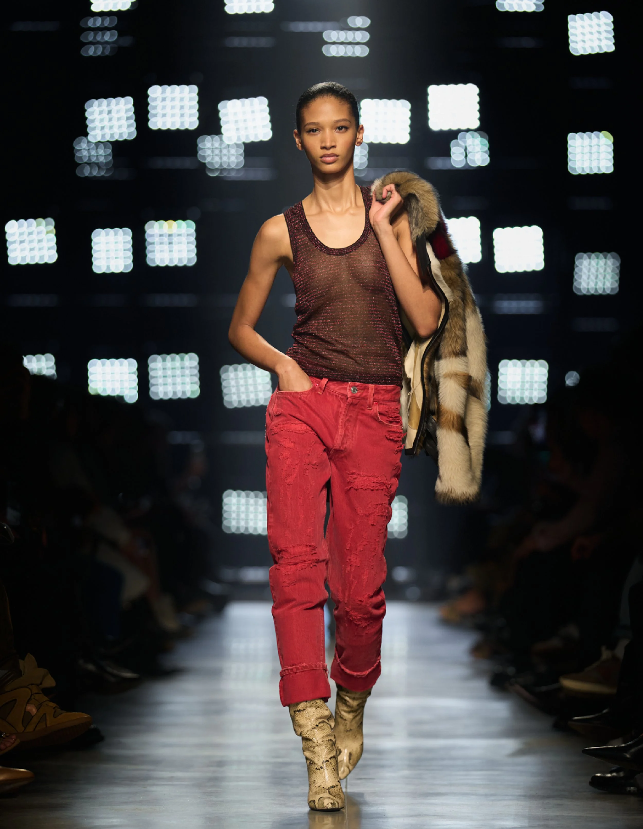  Look 44 