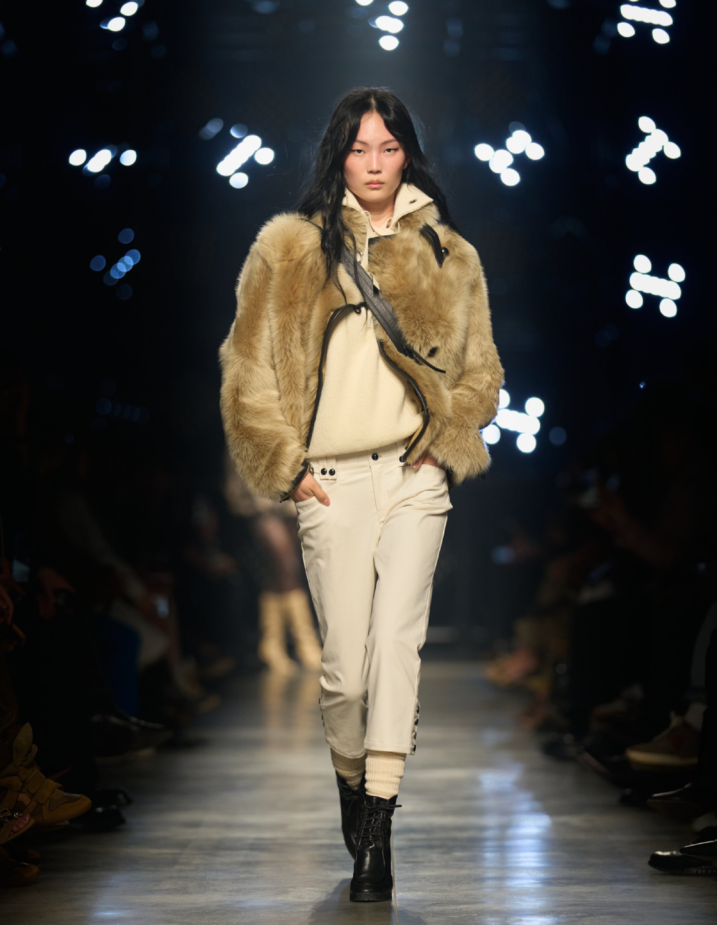  Look 56 