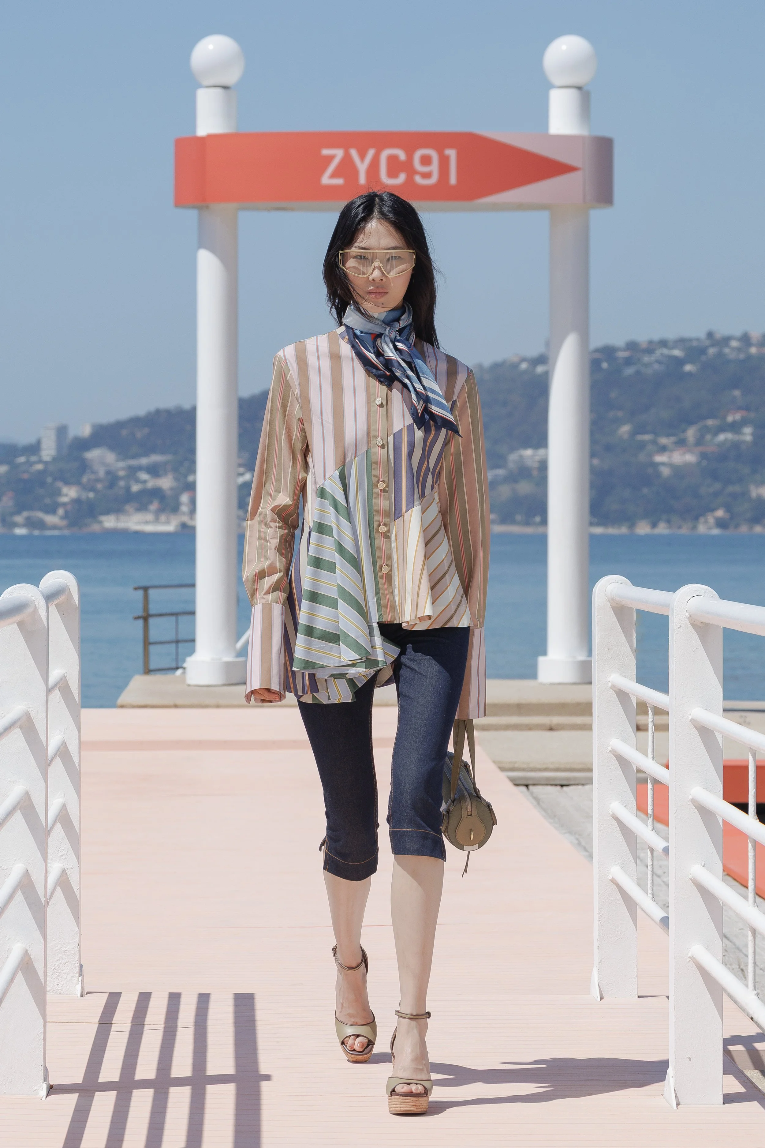  Look 18 