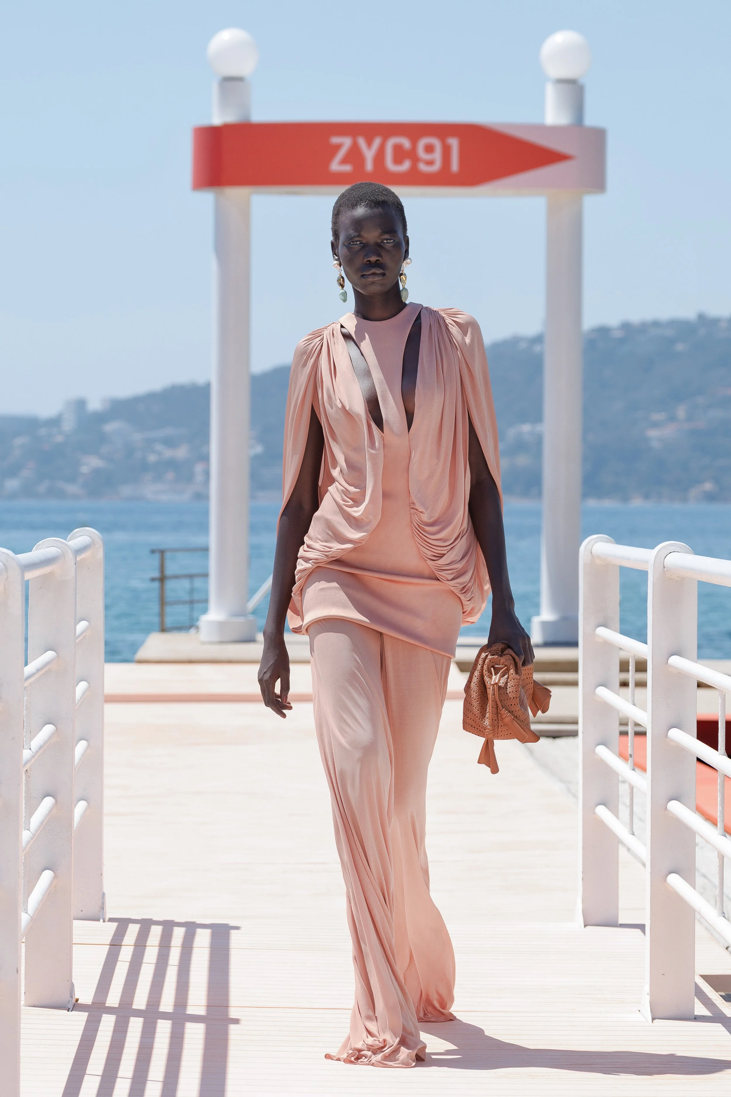  Look 25 