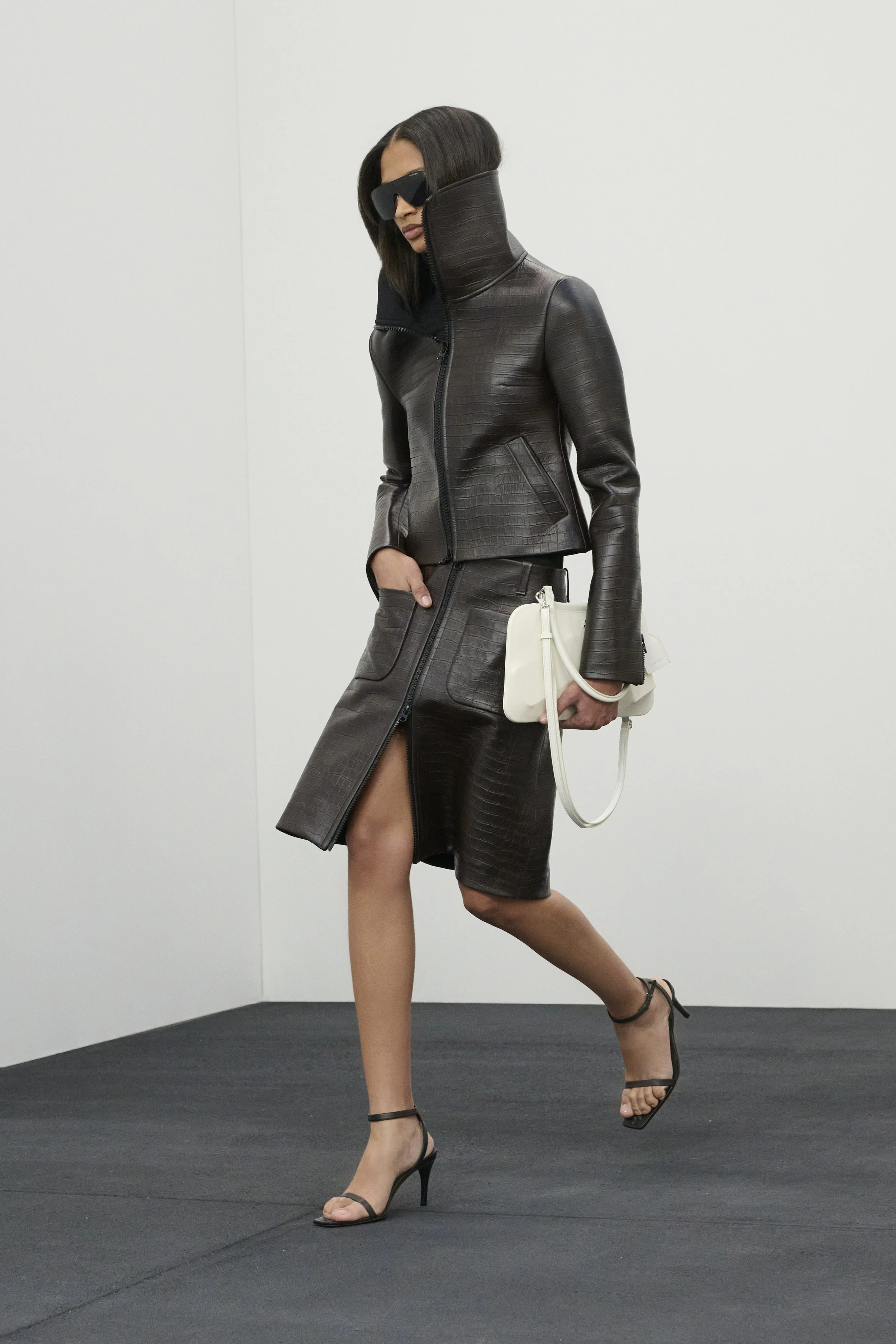 Look 27 