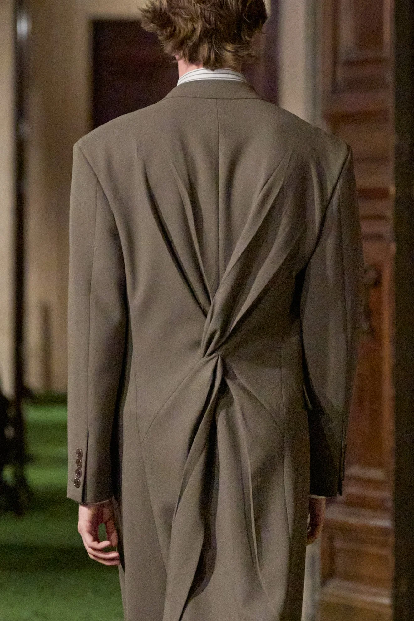  Look 04 · Detail  