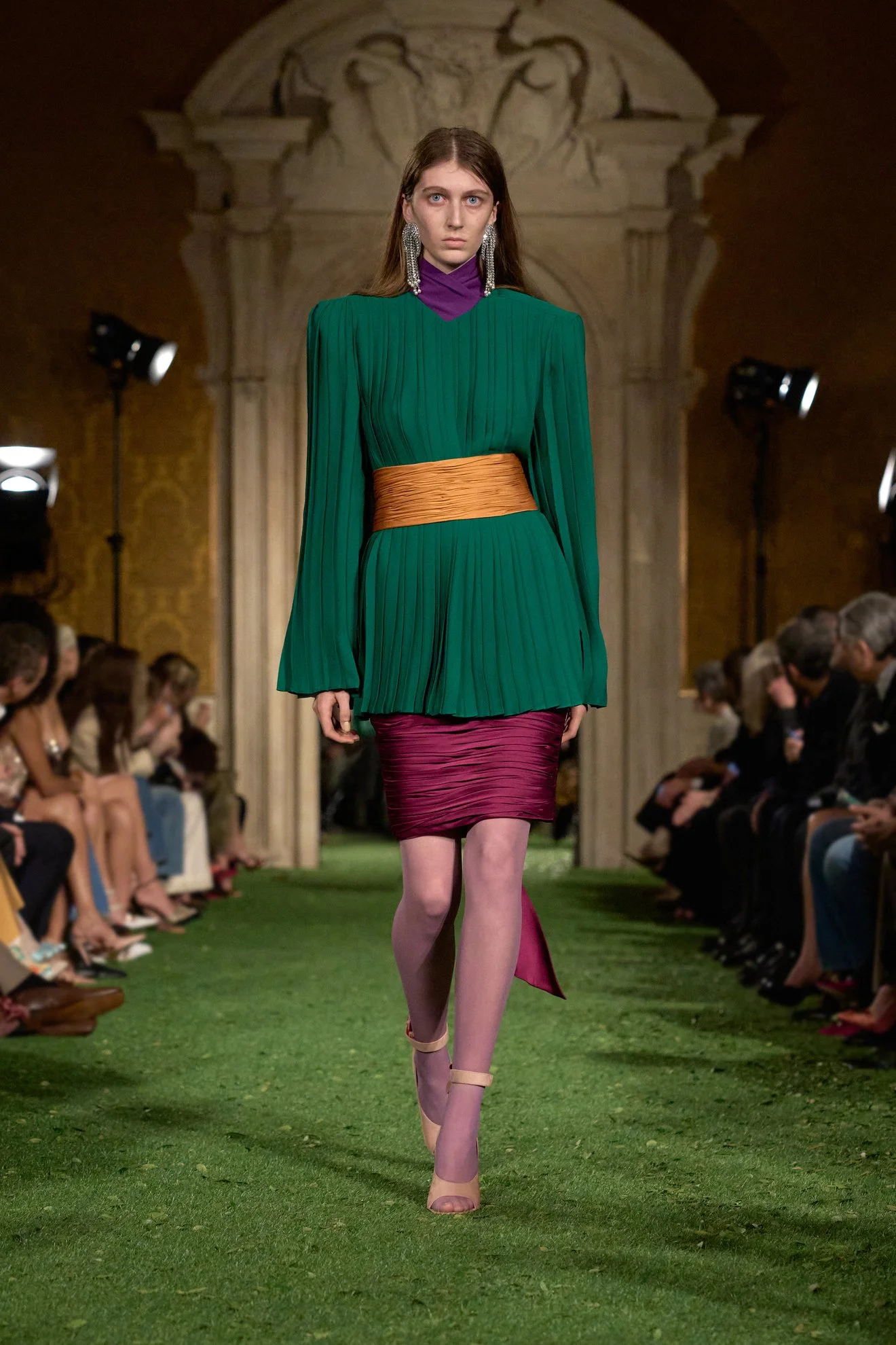  Look 16 