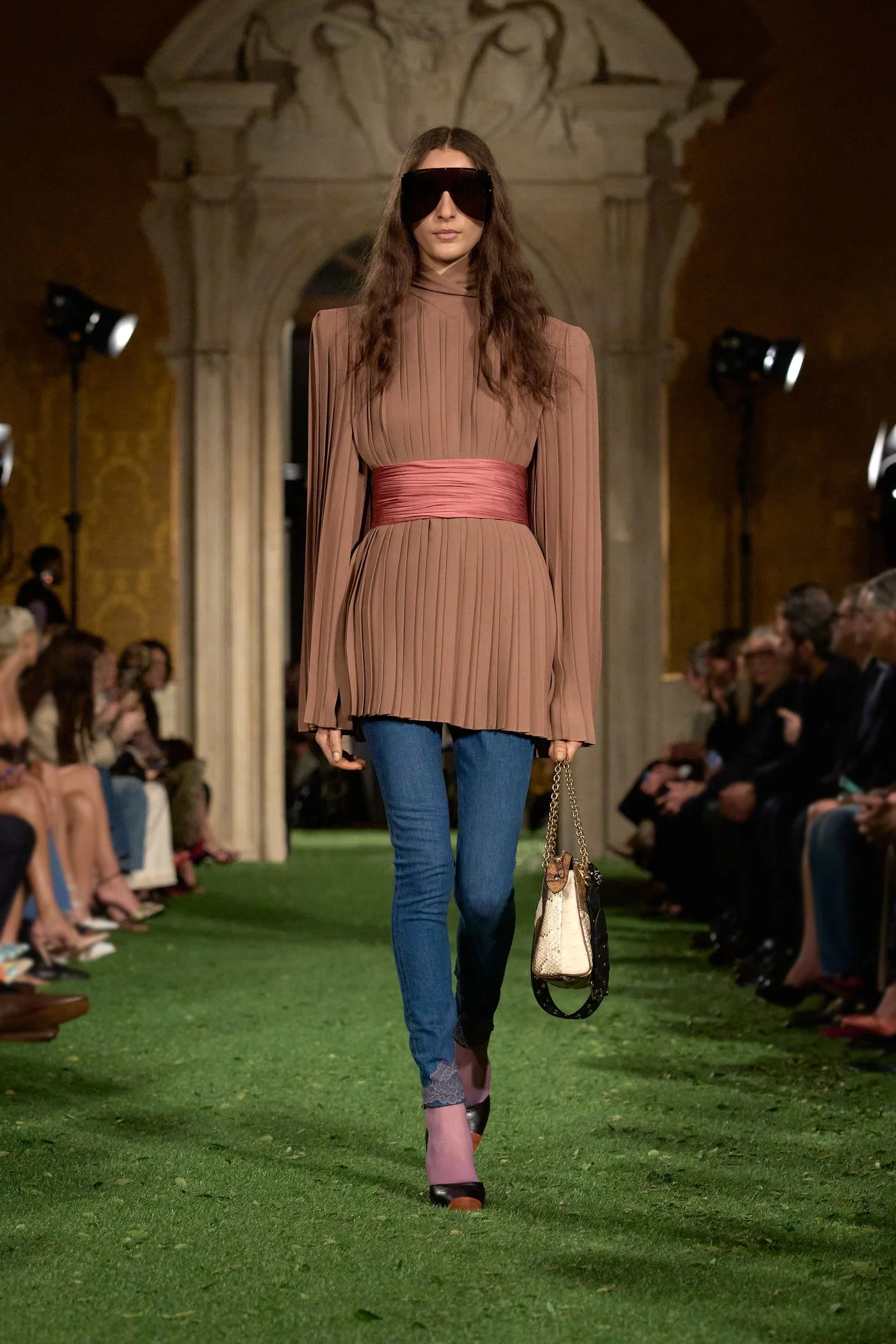  Look 18 