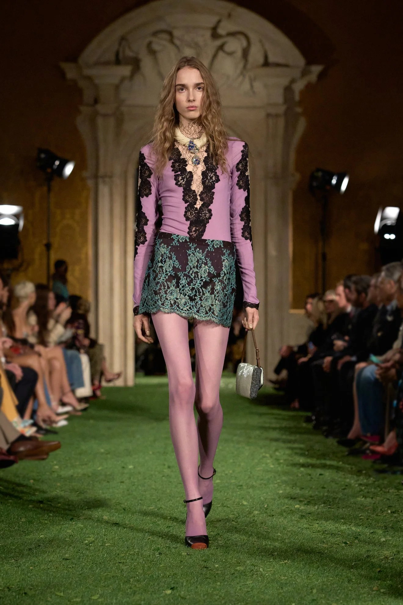  Look 27 
