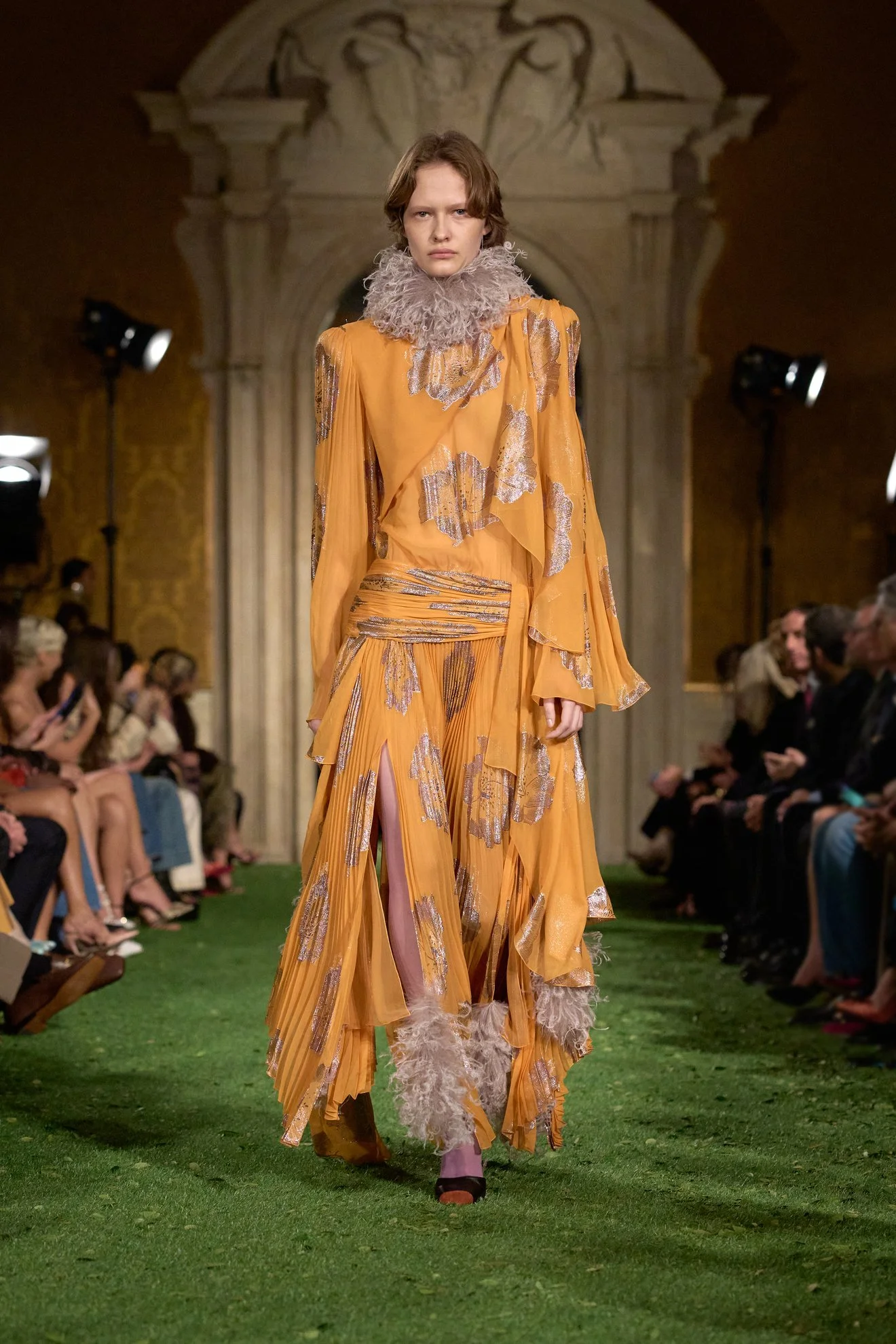  Look 29 