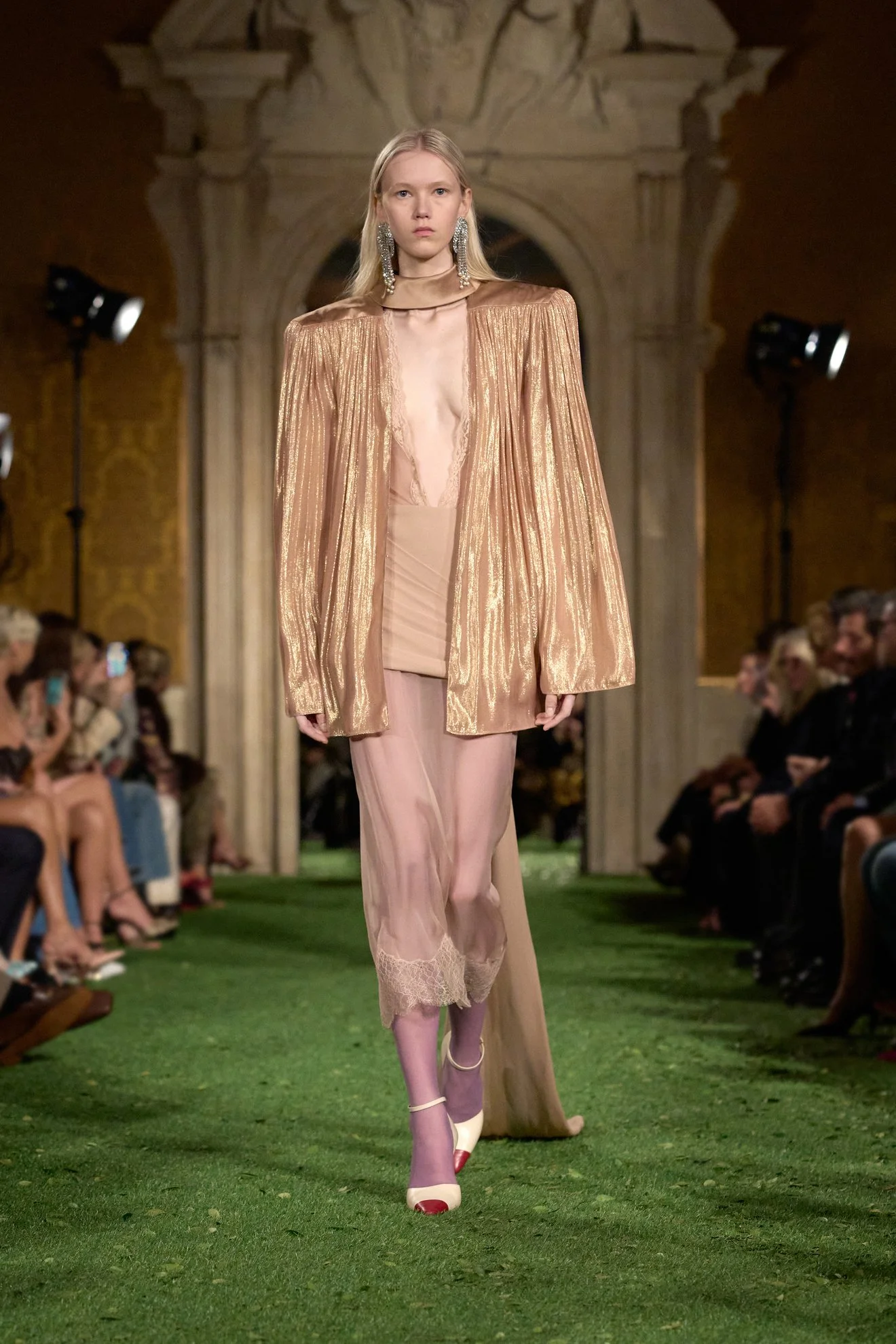  Look 34 