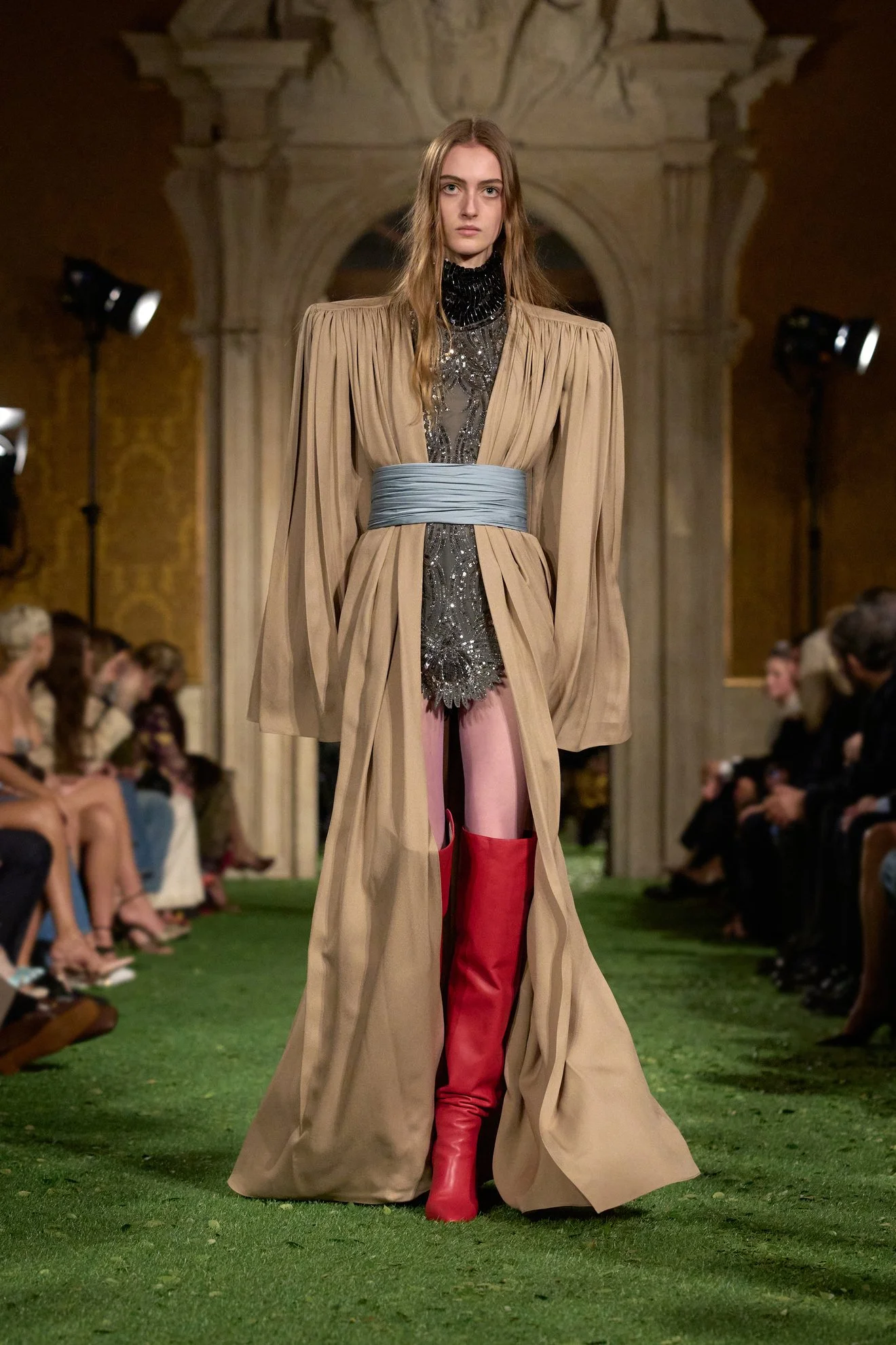  Look 38 