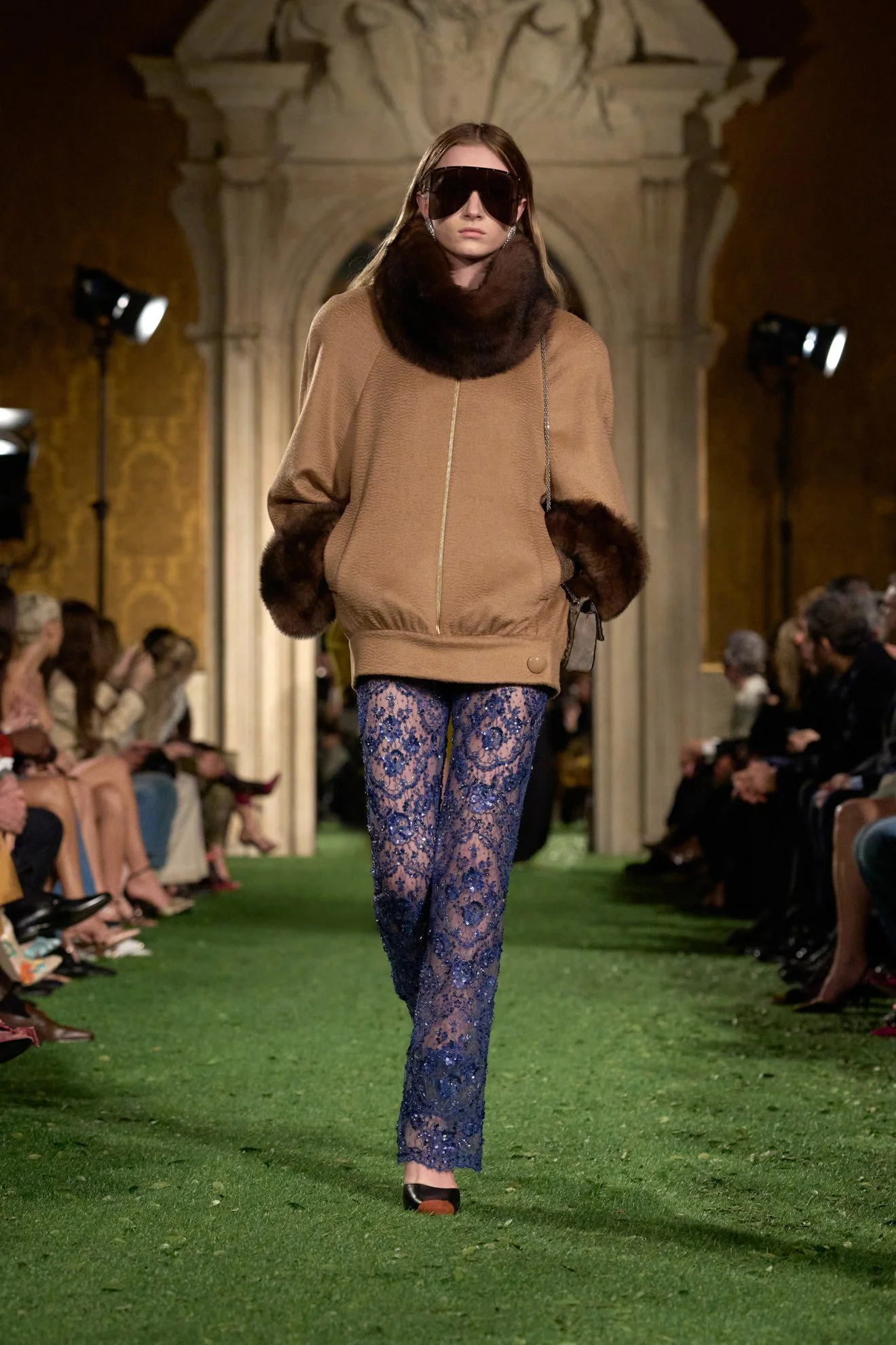  Look 44 