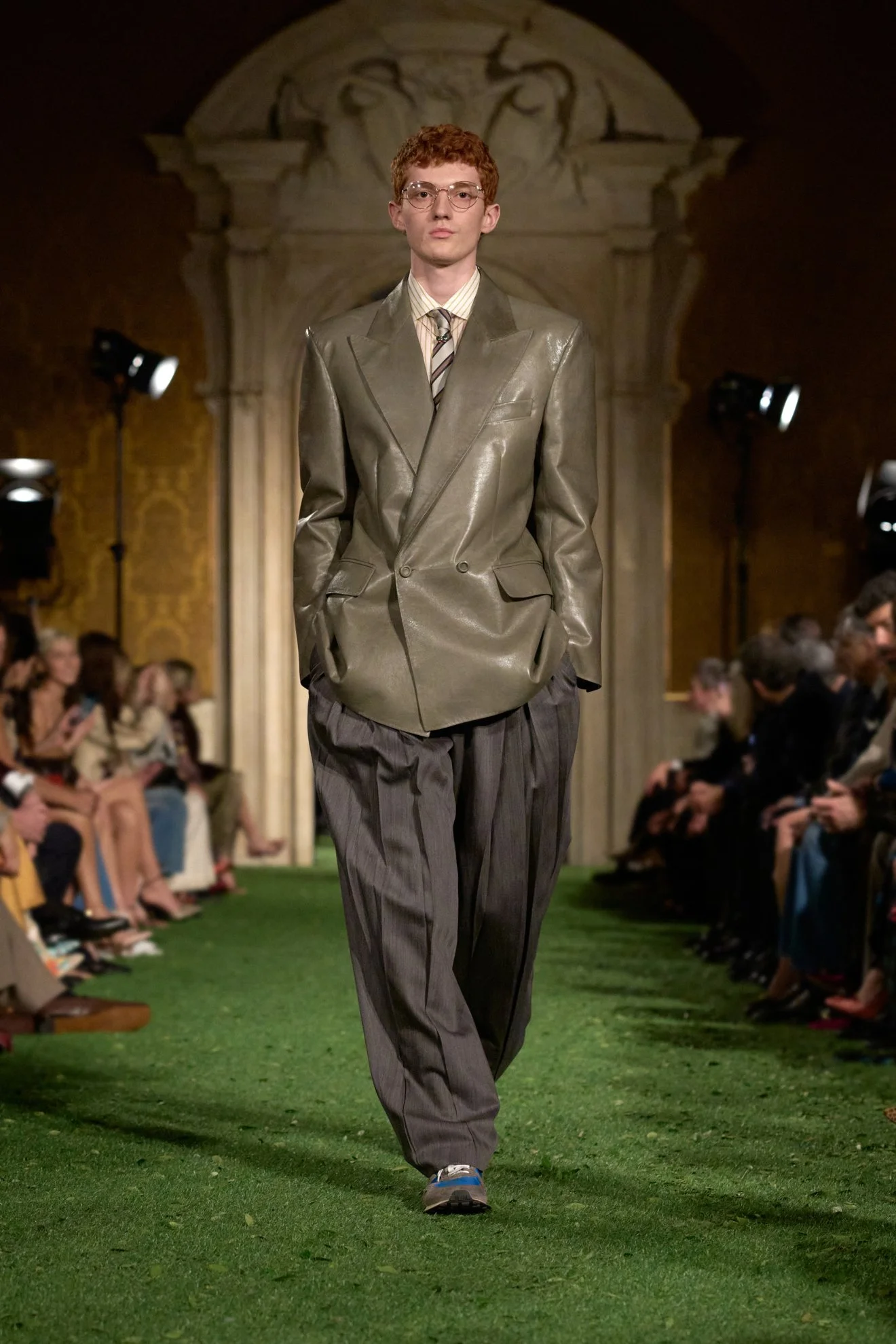  Look 48 