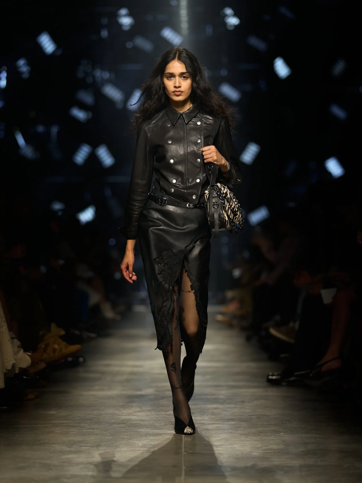  Look 34 